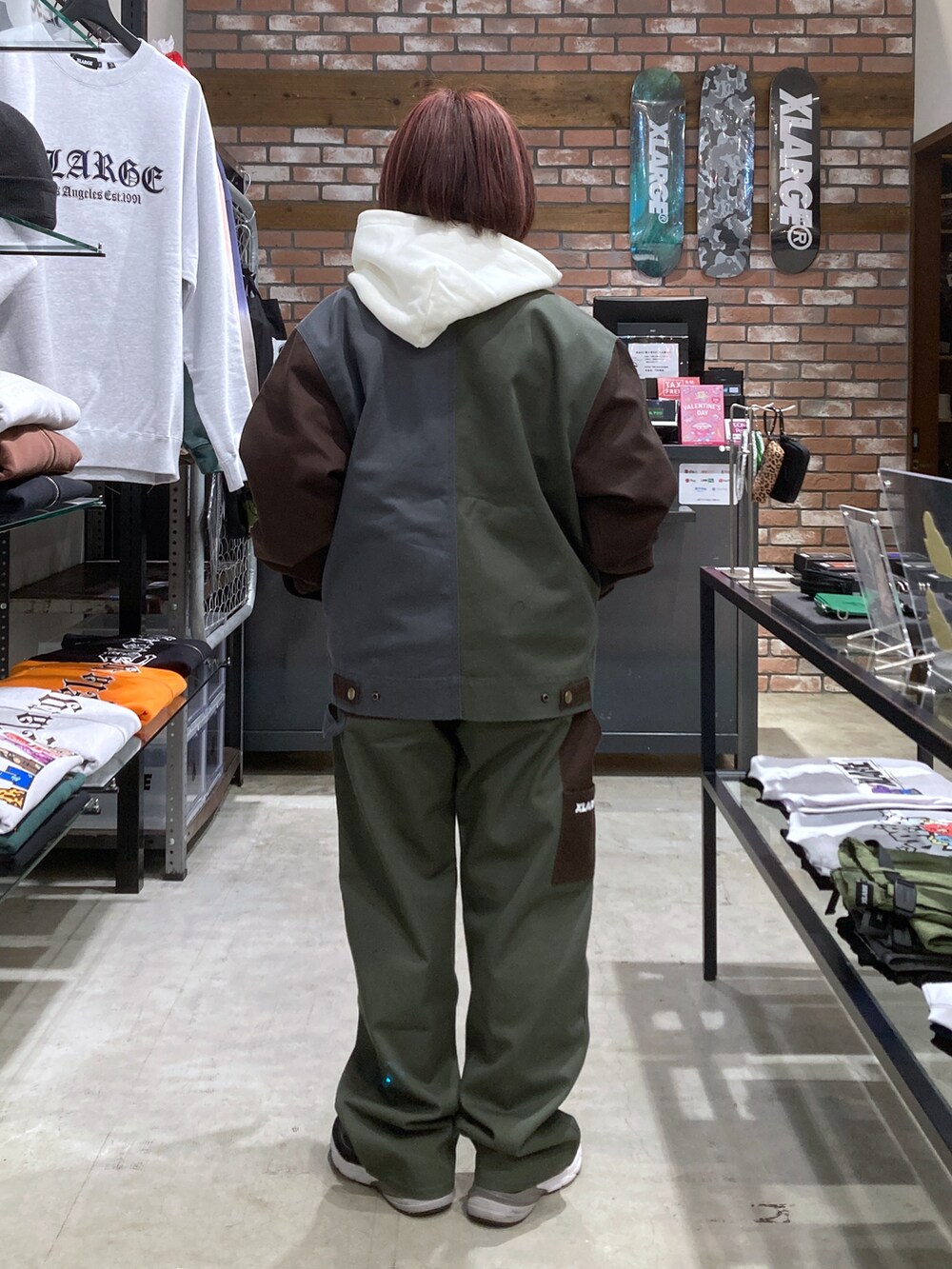 「キレイめカジュアル、休日スタイル、XLARGE、ディッキーズ(Dickies)、Dickies、いいね、save、フォローお願いします🤑、ストリート、低身長、低身長コーデ、低身長女子」｜「XLARGEのLINE ZIP UP HOODED SWEATSHIRT（パーカー、ホワイト系）」を使った、沼田亜樹さん（レディース・156cm）の冬コーディネートの2枚目の写真