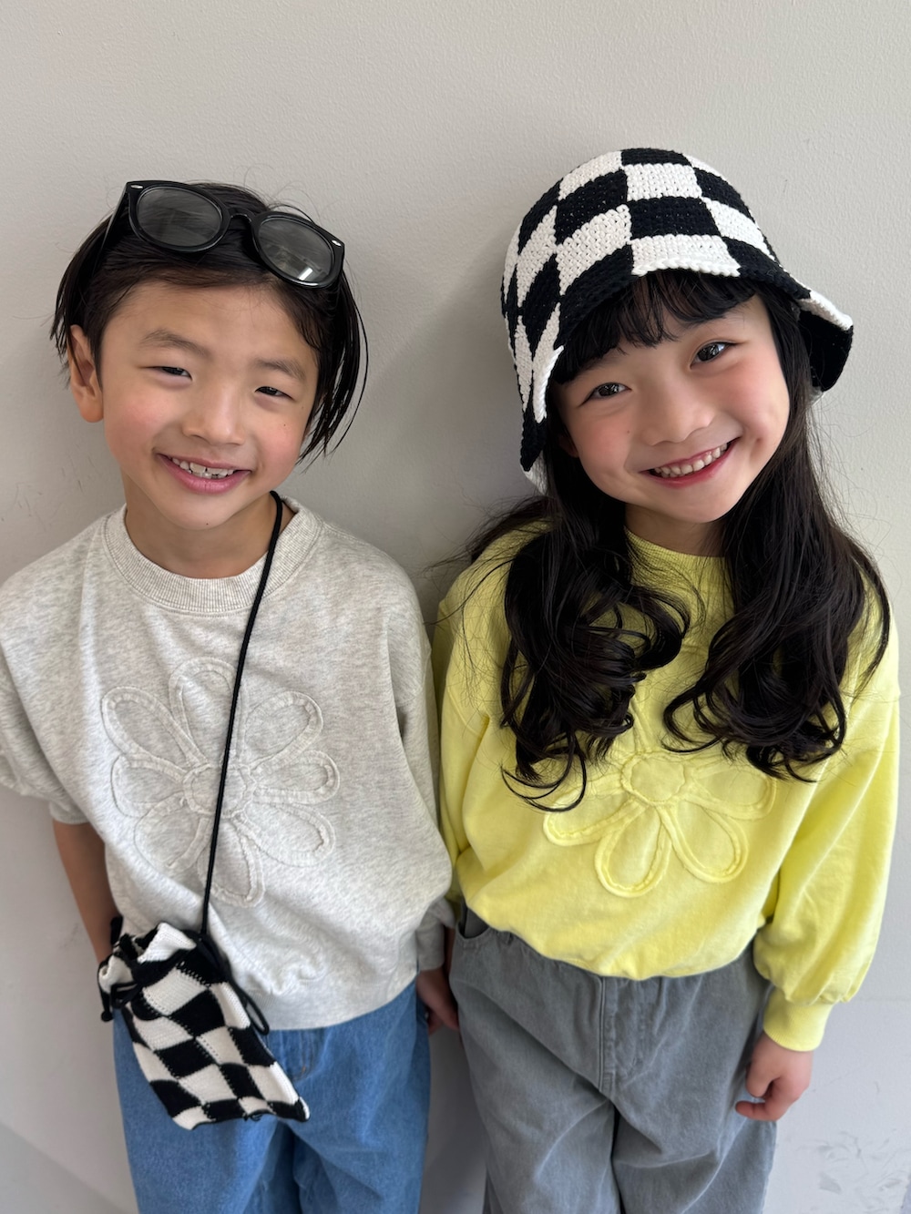 「スウェット、スウェットコーデ、リンクコーデ、デニム、デニムコーデ、デニムパンツ、DENIM、denim、男の子、男の子コーデ、男の子ファッション、女の子、女の子コーデ、キッズ、キッズコーデ」｜「CIAOPANIC TYPYの【2025年S/S新作】【KIDS】ピグメント加工フラワーロープスウェット（スウェット、ホワイト系）」を使った、sakusakuuuunさん（キッズ・120cm）の春コーディネートの3枚目の写真