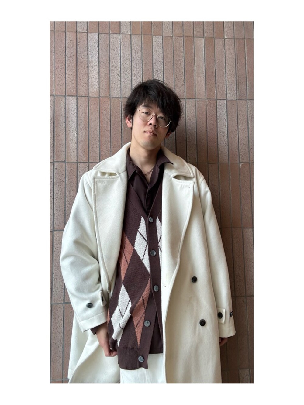 「adrer、adrerコーデ、カフェ、Pコート、カーティガン」｜「ADRERのextra quality Balloon sleeve dolman over cardigan/エクストラクオリティバルーンスリーブドルマンオーバーカーディガン（カーディガン/ボレロ、その他）」を使った、Salanさん（メンズ・180cm）の冬コーディネートの2枚目の写真