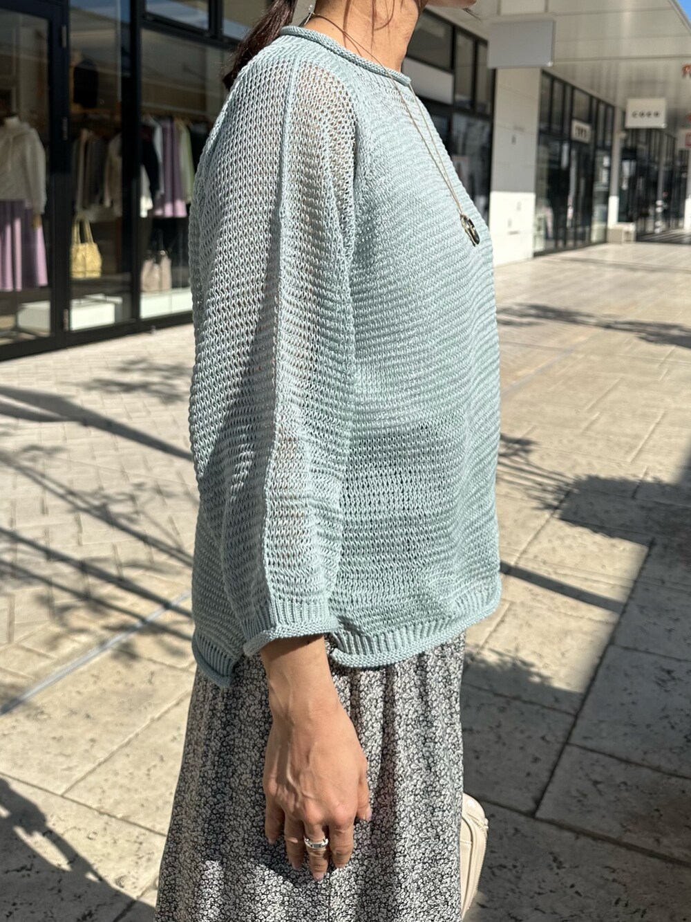 「春コーデ、春めき満開コーデ、春服コーデ、大人可愛い、大人コーデ、春、春服、低身長女子、お花見コーデ、150cm台コーデ、低身長コーデ、花柄スカート、フラワープリント、40代ファッション、スカートスタイル」|「MICO COULIERのホールガーメント ギマタック編みプルオーバーニット(ニット/セーター、グリーン系)」を使った、daimonさん(骨格ナチュラル・レディース・154cm)の春コーディネートの5枚目の写真