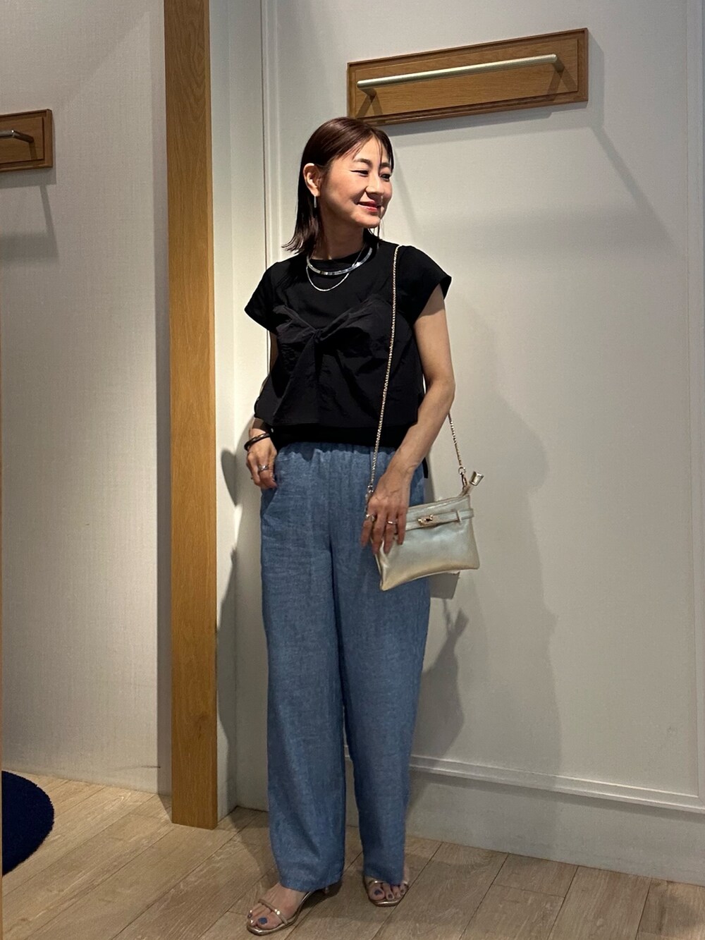 「夏コーデ、大人コーデ、シンプルスタイル、大人女子、夏、デニムコーデ、夏服コーデ、低身長女子、ビスチェ×デニム、ビスチェコーデ、ビスチェ風、低身長コーデ、40代ファッション、40代」｜「MICO COULIERのVINTAGE DENIMプリント ギャザーヨークパンツ（その他パンツ、ブルー系）」を使った、daimonさん（レディース・154cm）の夏コーディネートの9枚目の写真
