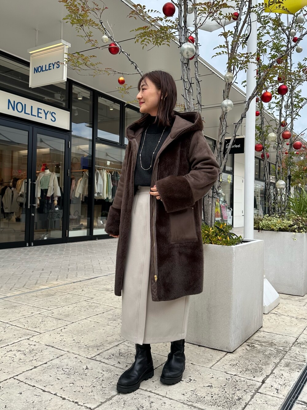 「キルティング、ロングコート、冬アウター、ママファッション、ブラウンコーデ、冬服、ムートンコート、ファーコート、ロングスカート、冬コーデ、40代ファッション、低身長コーデ、低身長女子、リバーシブルコート、リバーシブル」｜「MICO COULIERの《リバーシブル》フェイクムートンリバーシブルロングコート（ムートンコート、ブラウン系）」を使った、daimonさん（骨格ナチュラル・レディース・154cm）の冬コーディネートの7枚目の写真