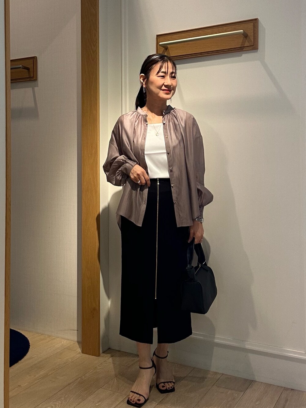 「春色、春めき満開コーデ、テーラードジャケット、お出かけスタイル、キレイめコーデ、ベージュ、ジャケットコーデ、150cm台コーデ、はるコーデ、オフィススタイル、お出かけコーデ、低身長コーデ、低身長女子、40代ファッション、お仕事コーデ」｜「NOLLEY'S LIGHTの《セットアップ対応》リサイクルリネンライク テーラードジャケット（テーラードジャケット、ベージュ系）」を使った、daimonさん（骨格ナチュラル・レディース・154cm）の春コーディネートの8枚目の写真