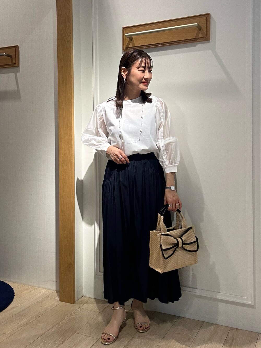 「春色、春めき満開コーデ、シンプルスタイル、おでかけコーデ、オトナ女子、大人カジュアルコーデ、キレイめ、デイリーカジュアル、春、シアートップス、ママファッション、ベージュ、低身長コーデ、低身長女子、40代ファッション」｜「MICO COULIERのソフトダンボールニットブルゾン（ブルゾン、ベージュ系）」を使った、daimonさん（骨格ナチュラル・レディース・154cm）の春コーディネートの8枚目の写真