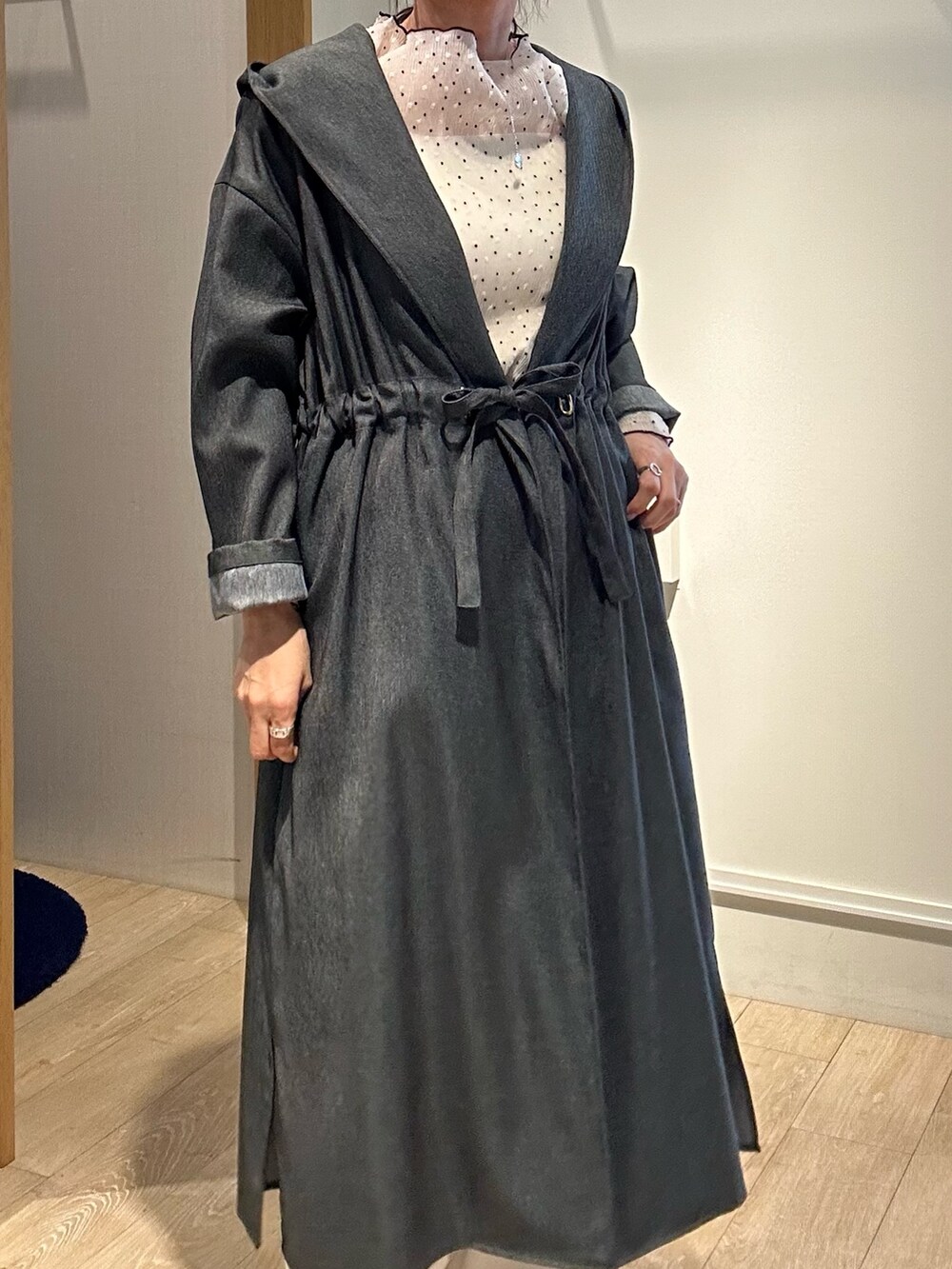 「春コーデ、春めき満開コーデ、春服コーデ、大人可愛い、大人コーデ、春、デニムコーデ、春服、デニム、低身長女子、お花見コーデ、カジュアルコーデ、大人カジュアル、150cm台コーデ、40代ファッション」|「MICO COULIERのドライタンブラーコート(その他アウター、ブルー系)」を使った、daimonさん(骨格ナチュラル・レディース・154cm)の春コーディネートの5枚目の写真