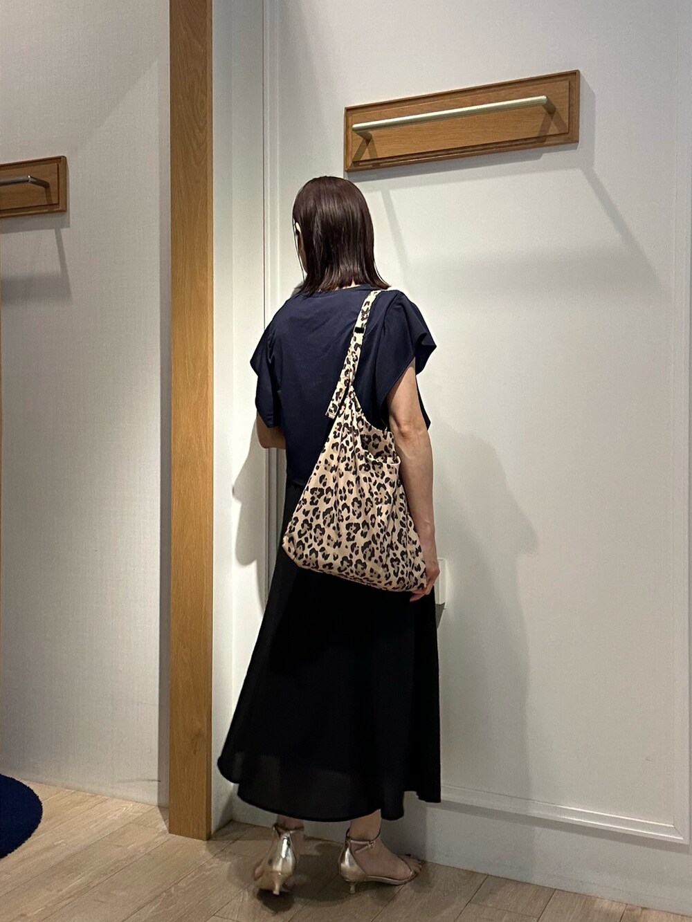 「ワンピース、ワンピーススタイル、サンダル、カジュアルスタイル、オトナ女子、春服コーデ、大人ファッション、夏コーデ、夏ファッション、楽チンコーデ、大人可愛い、授業参観日コーデ、低身長、低身長コーデ、低身長女子」｜「MICO COULIERのシアーギンガムワンピース（ワンピース、ブラック系）」を使った、daimonさん（骨格ナチュラル・レディース・154cm）の春コーディネートの3枚目の写真