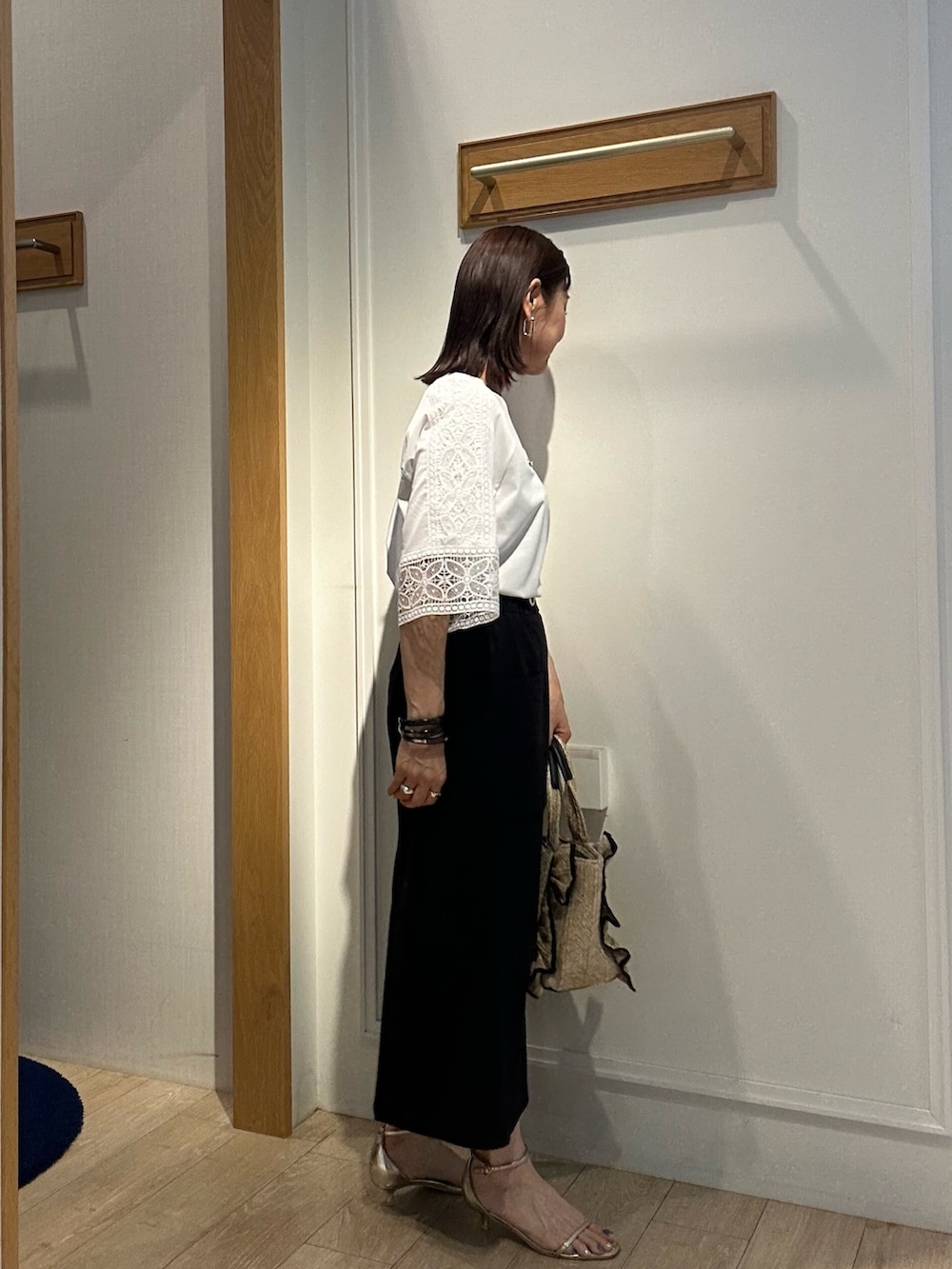 「白Tシャツ、半袖シャツ、ラクチンコーデ、大人コーデ、夏服、パンツコーデ、夏、休日スタイル、大人女子、キレイめ、お洒落さんとつながりたい、お出かけコーデ、Tシャツコーデ、低身長女子、低身長コーデ」｜「NOLLEY'S LIGHTのコットン天竺袖レースT（Tシャツ/カットソー、ホワイト系）」を使った、daimonさん（レディース・154cm）の夏コーディネートの2枚目の写真