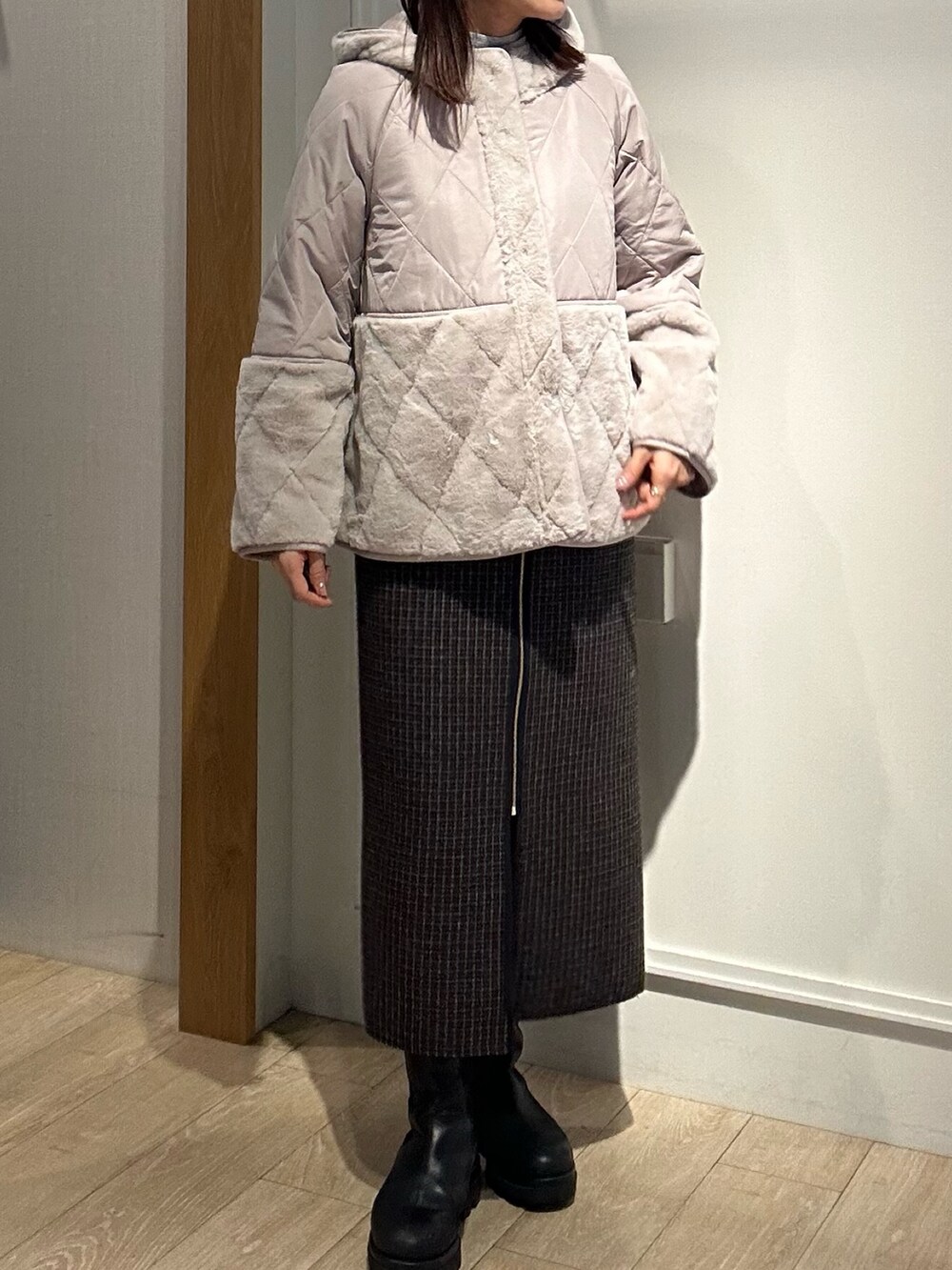 「キルティング、冬アウター、休日スタイル、オトナ女子、冬のコーデ、お正月、冬服コーデ、低身長女子、アウターコーデ、ショートコート、40代ファッション、40代女性、キルティングコート」｜「MICO COULIERのパネトレーションファーキルトコート（ブルゾン、ベージュ系）」を使った、daimonさん（骨格ナチュラル・レディース・154cm）の冬コーディネートの5枚目の写真