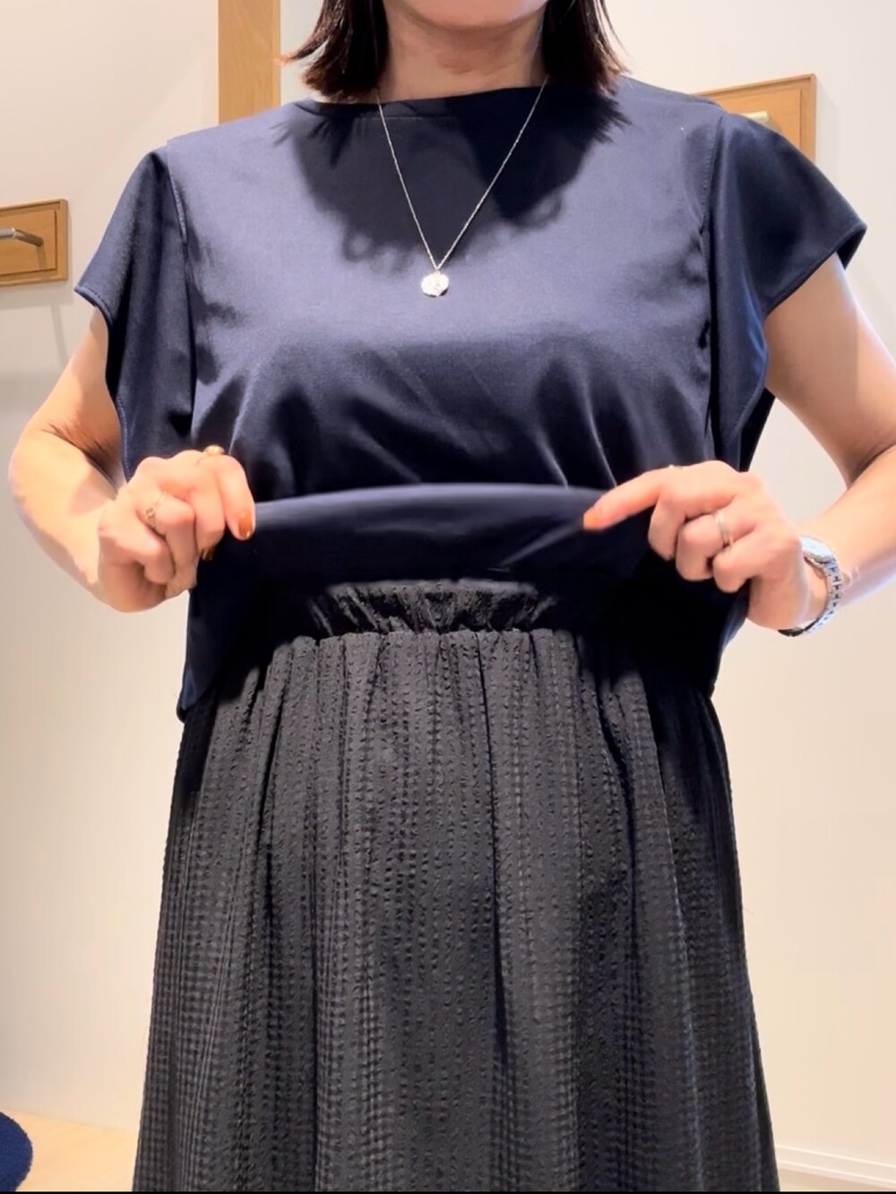 「ワンピース、ワンピーススタイル、サンダル、カジュアルスタイル、オトナ女子、春服コーデ、大人ファッション、夏コーデ、夏ファッション、楽チンコーデ、大人可愛い、授業参観日コーデ、低身長、低身長コーデ、低身長女子」｜「MICO COULIERのシアーギンガムワンピース（ワンピース、ブラック系）」を使った、daimonさん（骨格ナチュラル・レディース・154cm）の春コーディネートの6枚目の写真