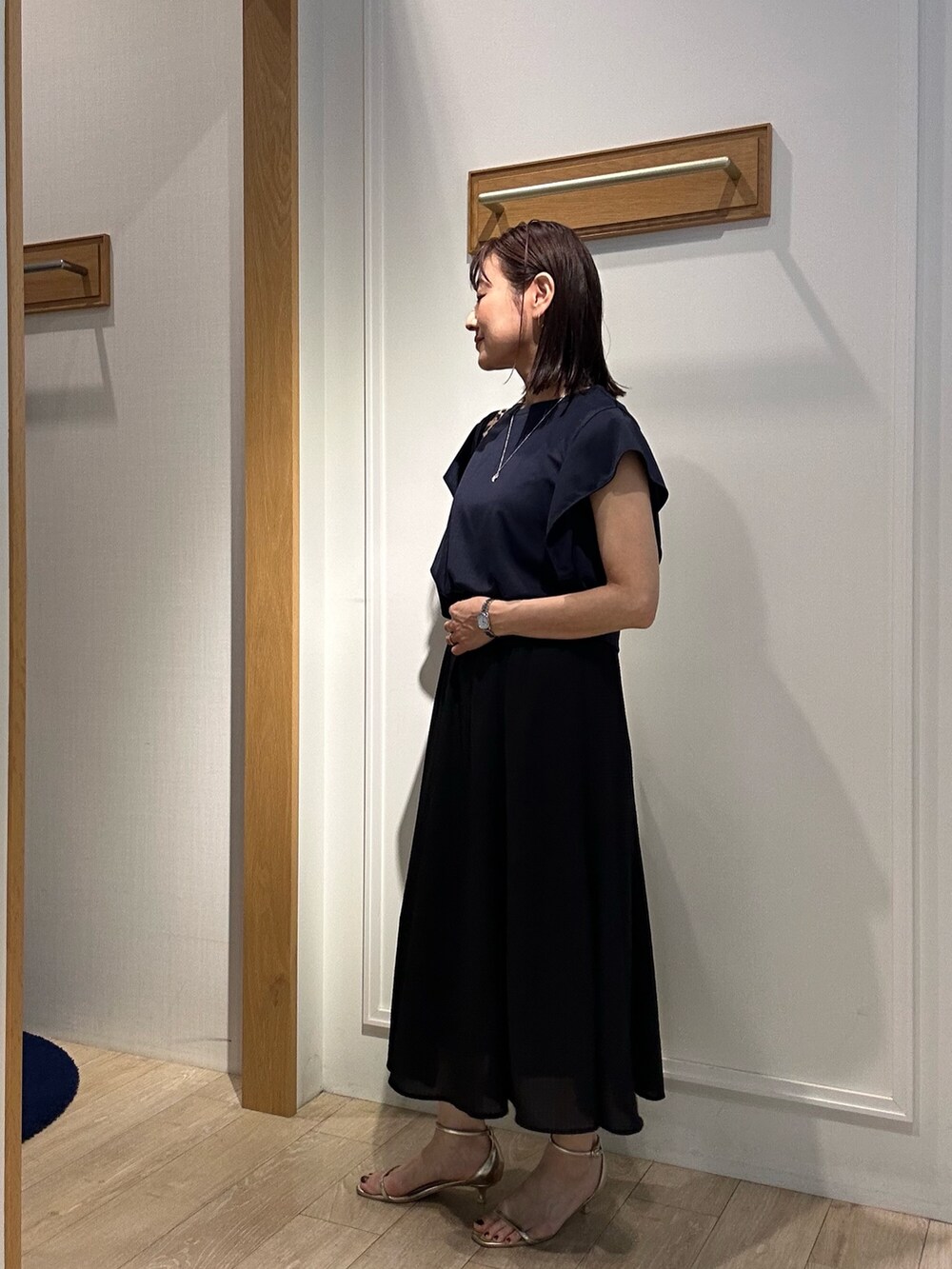 「ワンピース、ワンピーススタイル、サンダル、カジュアルスタイル、オトナ女子、春服コーデ、大人ファッション、夏コーデ、夏ファッション、楽チンコーデ、大人可愛い、授業参観日コーデ、低身長、低身長コーデ、低身長女子」｜「MICO COULIERのシアーギンガムワンピース（ワンピース、ブラック系）」を使った、daimonさん（骨格ナチュラル・レディース・154cm）の春コーディネートの2枚目の写真