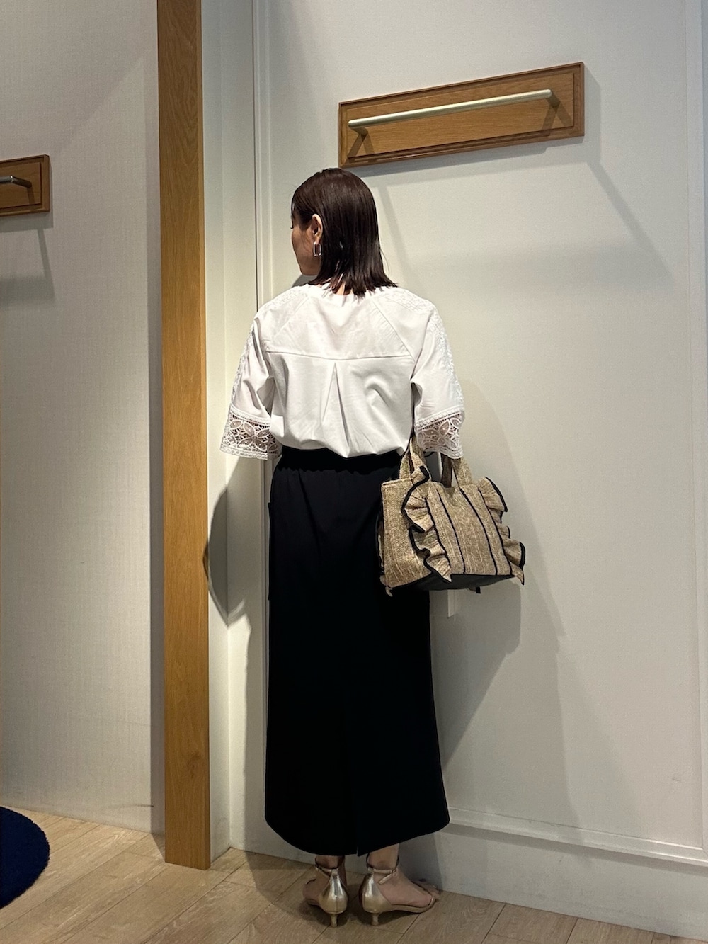 「白Tシャツ、半袖シャツ、ラクチンコーデ、大人コーデ、夏服、パンツコーデ、夏、休日スタイル、大人女子、キレイめ、お洒落さんとつながりたい、お出かけコーデ、Tシャツコーデ、低身長女子、低身長コーデ」｜「NOLLEY'S LIGHTのコットン天竺袖レースT（Tシャツ/カットソー、ホワイト系）」を使った、daimonさん（レディース・154cm）の夏コーディネートの3枚目の写真