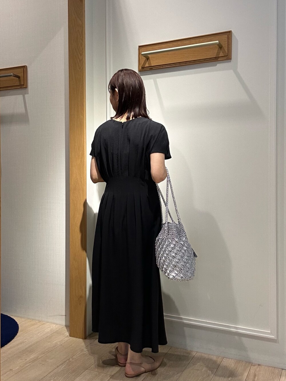 「オトナ女子、春服コーデ、大人ファッション、今日のコーデ、夏コーデ、夏ファッション、大人可愛い、授業参観日コーデ、低身長コーデ、低身長女子、150cm台コーデ、40代ファッション、ワンピース、ワントーンコーデ」｜「MICO COULIERのサップタンブラーワンピース（ワンピース、グレー系）」を使った、daimonさん（骨格ナチュラル・レディース・154cm）の春コーディネートの6枚目の写真