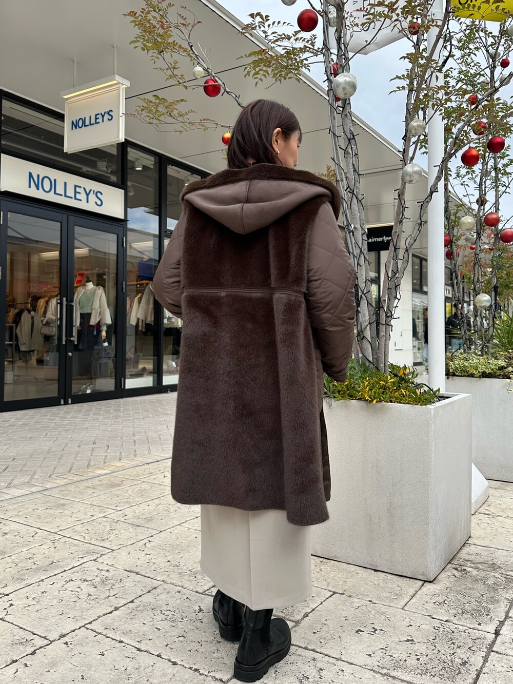 「キルティング、ロングコート、冬アウター、ママファッション、ブラウンコーデ、冬服、ムートンコート、ファーコート、ロングスカート、冬コーデ、40代ファッション、低身長コーデ、低身長女子、リバーシブルコート、リバーシブル」｜「MICO COULIERの《リバーシブル》フェイクムートンリバーシブルロングコート（ムートンコート、ブラウン系）」を使った、daimonさん（骨格ナチュラル・レディース・154cm）の冬コーディネートの3枚目の写真