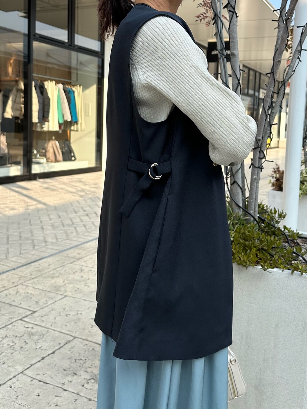 「休日スタイル、オトナ女子、ゆるコーデ、大人カジュアル、シンプルスタイル、低身長コーデ、きれいめカジュアル、キレイめ、セレモニーコーデ、ジレスタイル、ジレコーデ、ジレ、低身長女子、きちんとスタイル、40代ファッション」｜「MICO COULIERの《オケージョン対応》リバーシブルタフタスカート（スカート、ベージュ系）」を使った、daimonさん（レディース・154cm）の冬コーディネートの5枚目の写真