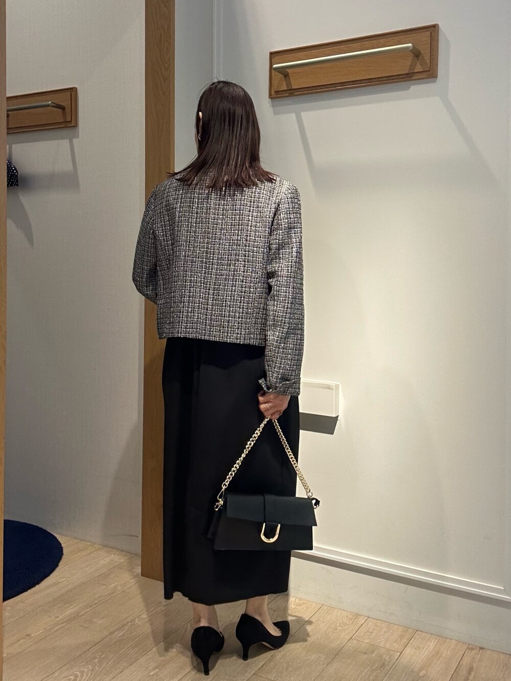 「春、大人女子、オフィススタイル、フェミニンコーデ、お仕事コーデ、キレイめ、ワンピース、ワンピーススタイル、ワンピースコーデ、入学式、入学式コーデ、入学式・卒業式、入学式ママコーデ、卒業式、卒業式コーデ」｜「MICO COULIERの《オケージョン対応》ふくれストライプワンピース（ワンピース、ブラック系）」を使った、daimonさん（骨格ナチュラル・レディース・154cm）の春コーディネートの8枚目の写真
