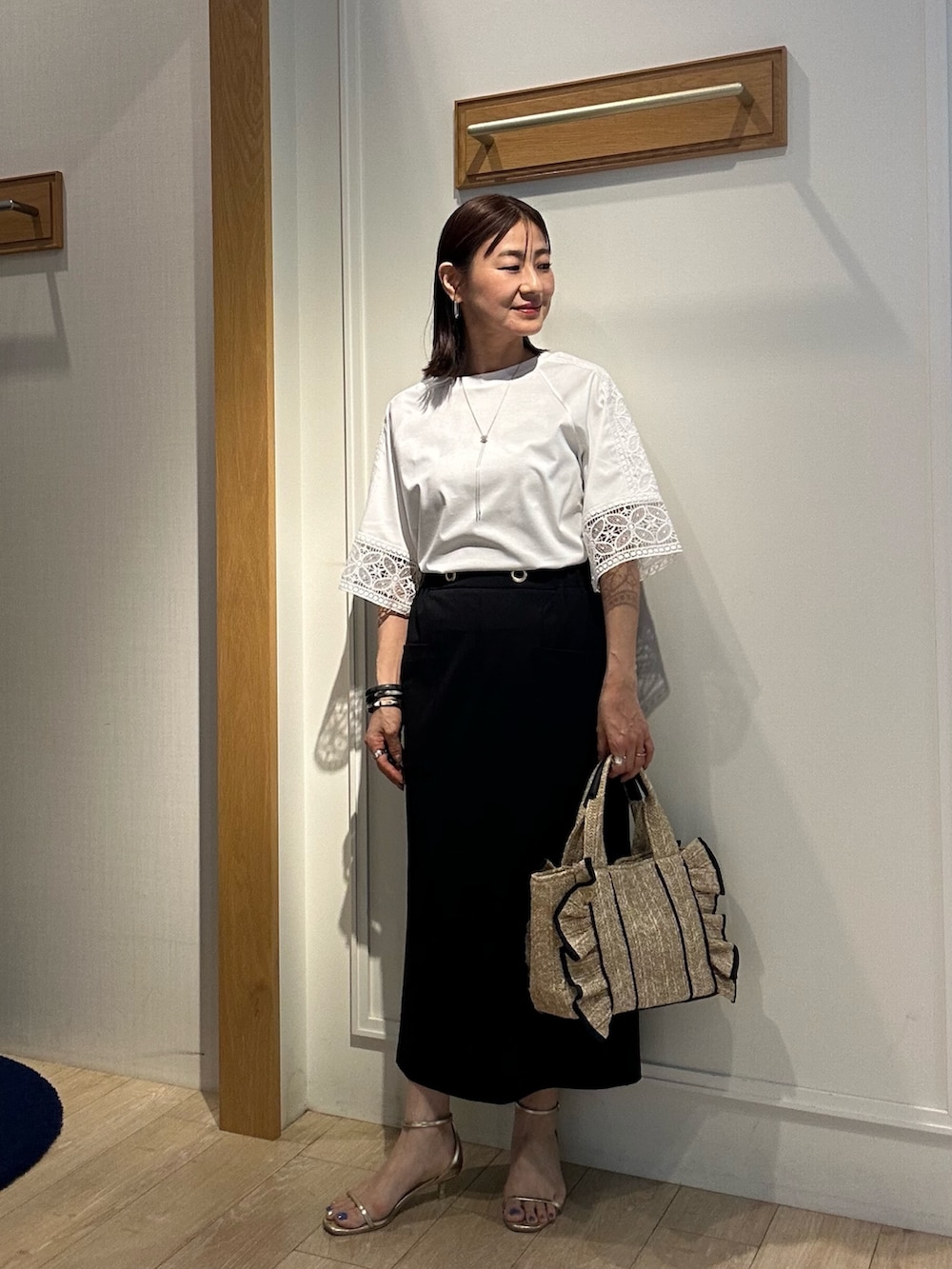 「白Tシャツ、半袖シャツ、ラクチンコーデ、大人コーデ、夏服、パンツコーデ、夏、休日スタイル、大人女子、キレイめ、お洒落さんとつながりたい、お出かけコーデ、Tシャツコーデ、低身長女子、低身長コーデ」｜「NOLLEY'S LIGHTのコットン天竺袖レースT（Tシャツ/カットソー、ホワイト系）」を使った、daimonさん（レディース・154cm）の夏コーディネートの5枚目の写真