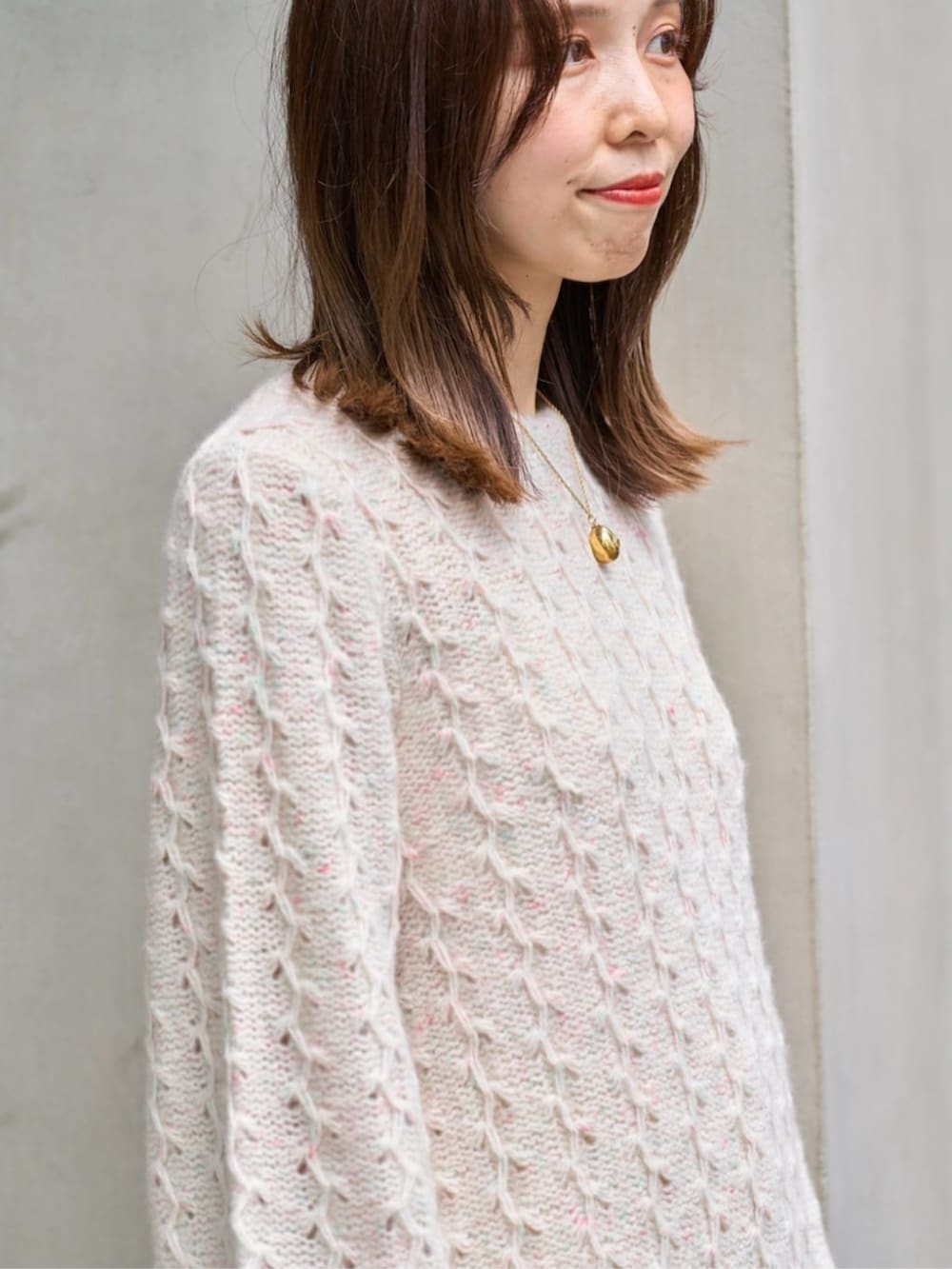 「TOMORROWLAND、トゥモローランド、ballsey、DeMEllier、pellico、カシミヤニット、ワントーンコーデ、大人カジュアル」｜「BALLSEYのライトカルゼ センタープレスストレートパンツ（その他パンツ、ベージュ系）」を使った、Fukurono_TOMORROWLANDさん（レディース・153cm）の秋コーディネートの4枚目の写真