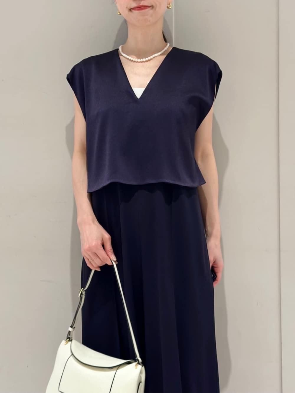 「TOMORROWLAND、トゥモローランド、DES PRÉS、ballsey、WANDLER、ノーカラージャケット、オールインワン、ネイビー、オケージョン、セレモニー、ビジューパンプス」｜「TOMORROWLAND のコットンジャージー キャミソール（キャミソール、ホワイト系）」を使った、Fukurono_TOMORROWLANDさん（レディース・153cm）の春コーディネートの6枚目の写真