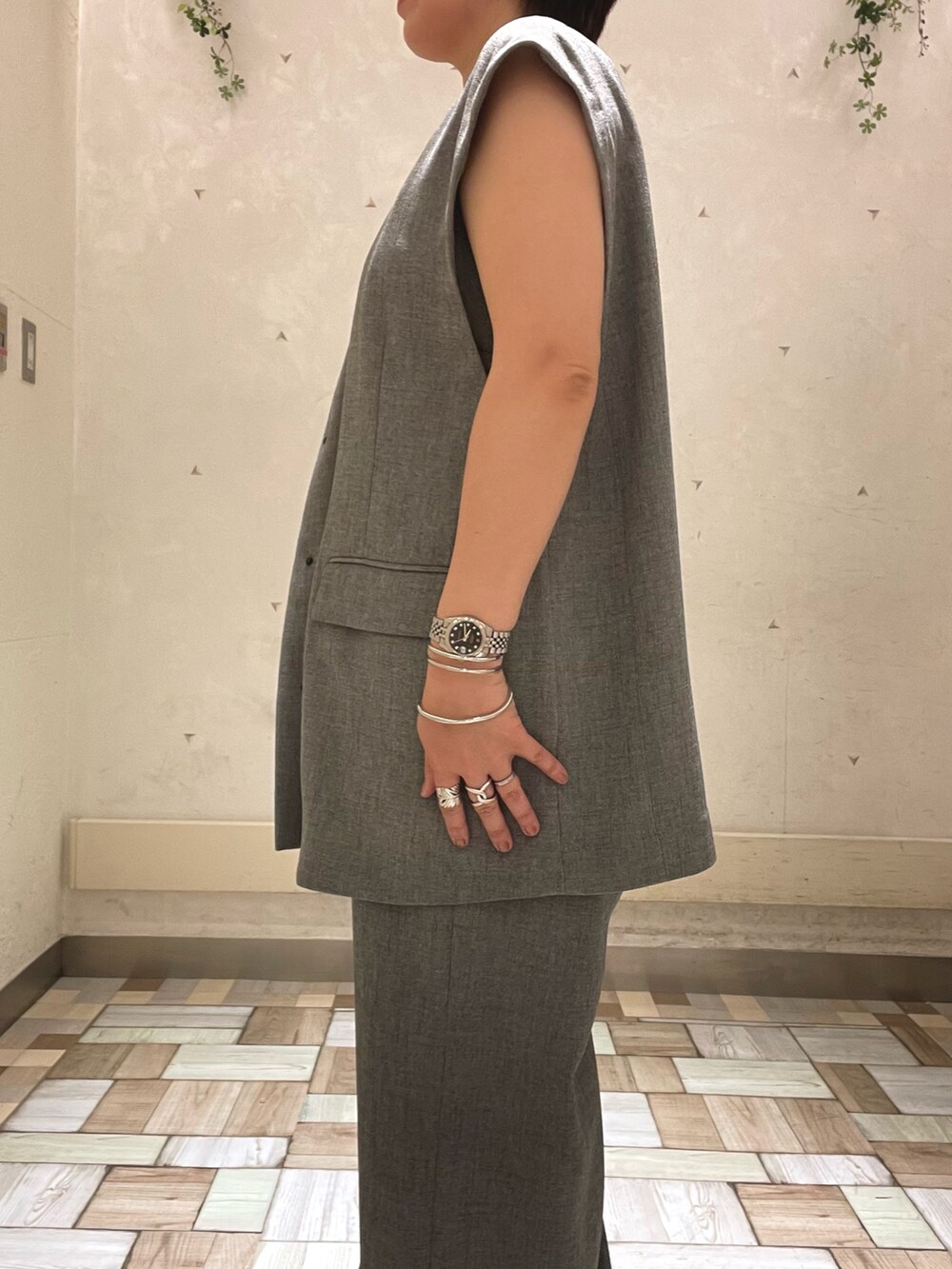 「セットアップ、ジレ、オールインワン」｜「Rie Millerの《セットアップ対応》【PR林☆別注アイテム】ウォッシャブルエアーシャークオールインワン（つなぎ/オールインワン、グレー系）」を使った、kumaさん（骨格ストレート・レディース・153cm）の春コーディネートの7枚目の写真
