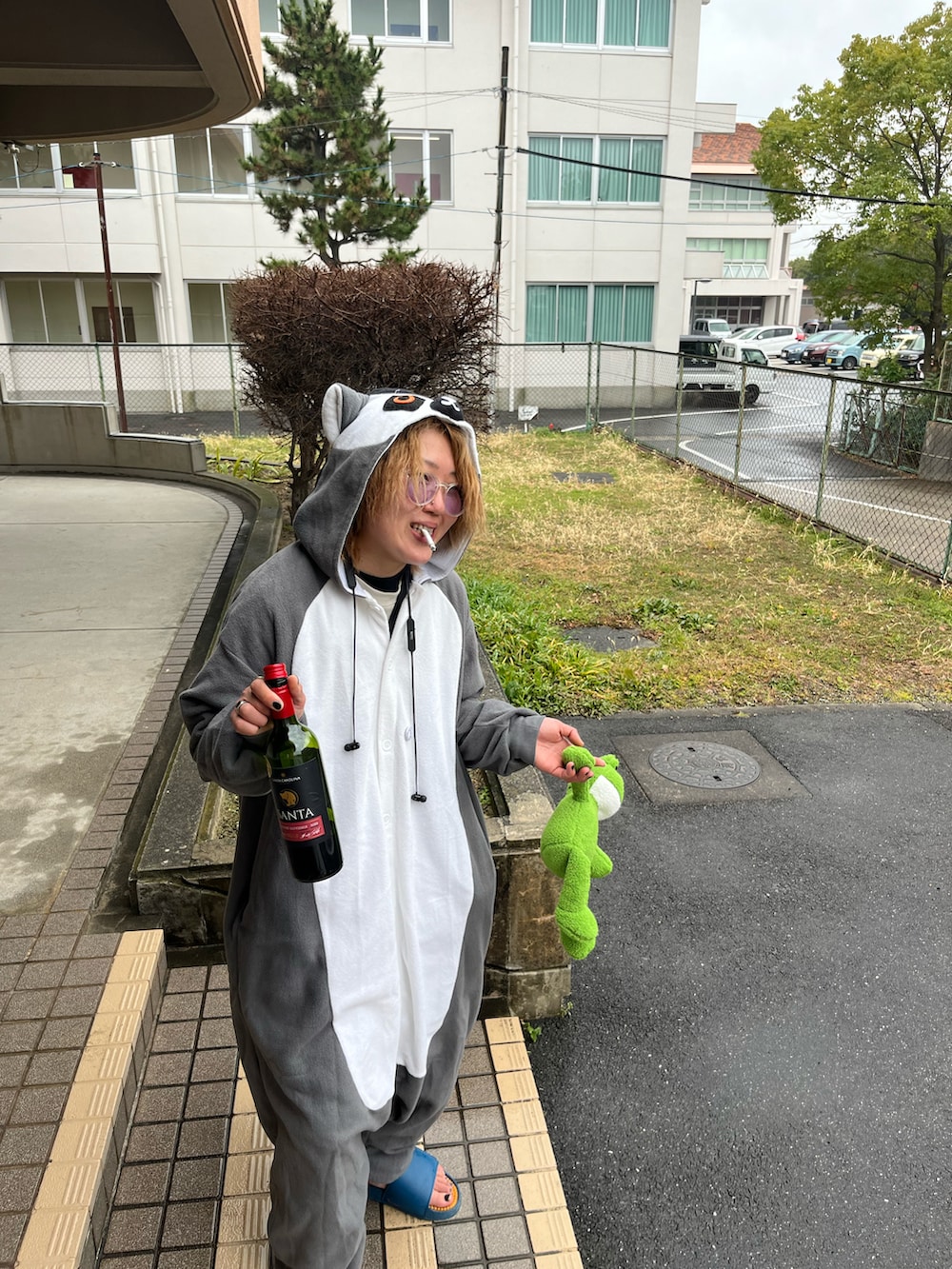 「ミキハウス、韓国、ダボダボ、NIKE、NIKEとなんかのコラボ？」｜「POLO RALPH LAURENのアイテム（ニットキャップ/ビーニー、ブルー系）」を使った、HAYASHI;3さん（メンズ・167cm）の冬コーディネートの4枚目の写真