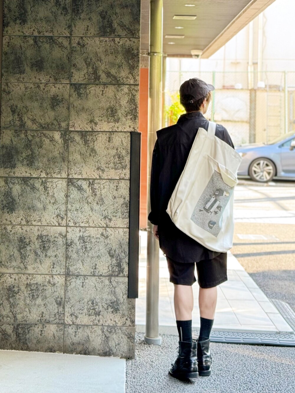 KISHIDAMIKIのトートバッグを使った人気ファッション