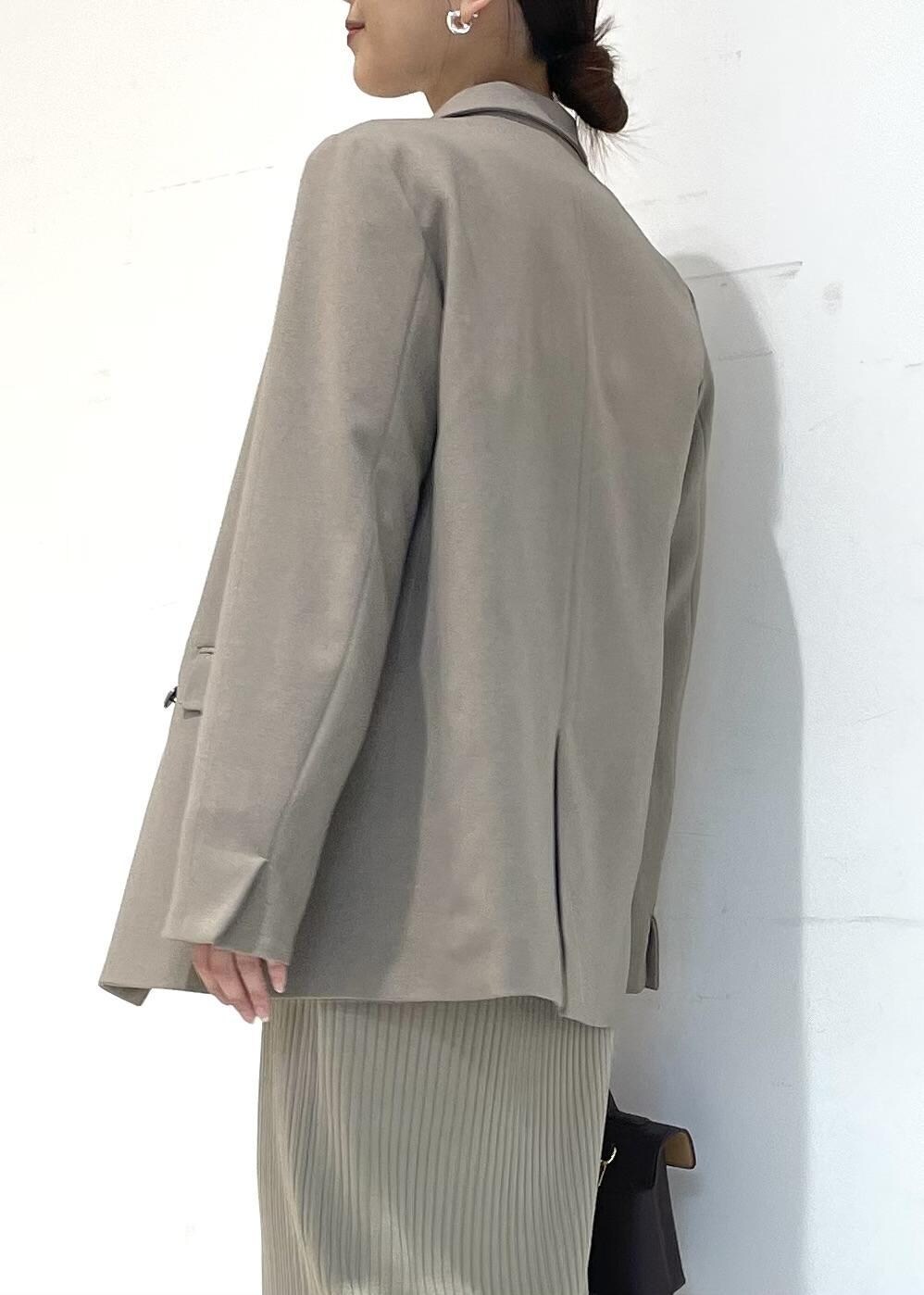 「ワンピ、ビスチェ、ビスチェコーデ、秋服、秋服コーデ、ジャケット、ジャケットコーデ、ジャケットスタイル、厚底、厚底ブーツ、ベージュ、ブラウン、ミニバッグ、初秋コーデ、秋コーデ」｜「VISの【2WAY】ひねり金具ワンハンドルミニショルダーバッグ（ショルダーバッグ、ブラウン系）」を使った、akariさん（レディース・161cm）の秋コーディネートの6枚目の写真
