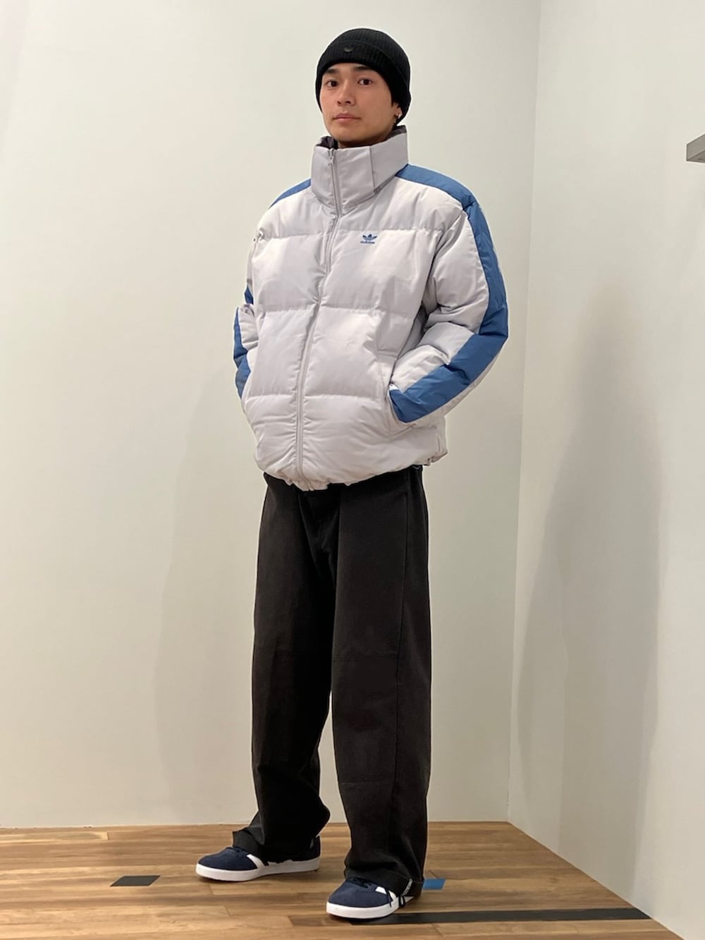 adidas originals リバーシブル　ダウンジャケット adidas（アディダス） ダウンジャケット ダウン アディカラー