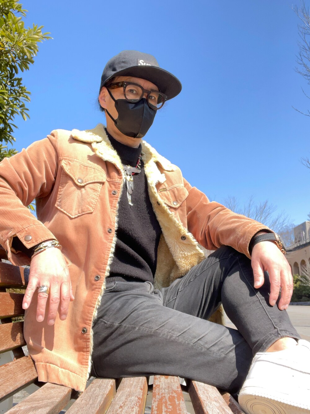 「goro's、tady&king、ゴローズ、大イーグル、タディアンドキング、お洒落さんとつながりたい、エヌハリウッド、エヌハリ、N.HOOLYWOOD、今日のコーデ、おしゃれさんと繋がりたい、メガネ男子、メガネコーデ、レイバン、ray ban」｜「N.HOOLYWOODのアイテム（ムートンコート、ブラウン系）」を使った、怠惰ですけれども®︎さん（メンズ・170cm）の春コーディネートの2枚目の写真