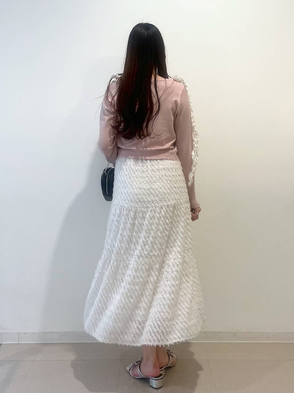 「おでかけ、高身長、フェミニン、着痩せ・細見え、テーマパーク、デート/ロマンティック、春コーデ、夏コーデ、女子会、骨格ウェーブ、旅行、キャミソール、マタニティウェア、Heather、スカート」|「Heatherのメニーリボンネックレス 140210(ネックレス、シルバー系)」を使った、nae🍒さん(レディース・168cm)の春コーディネートの4枚目の写真
