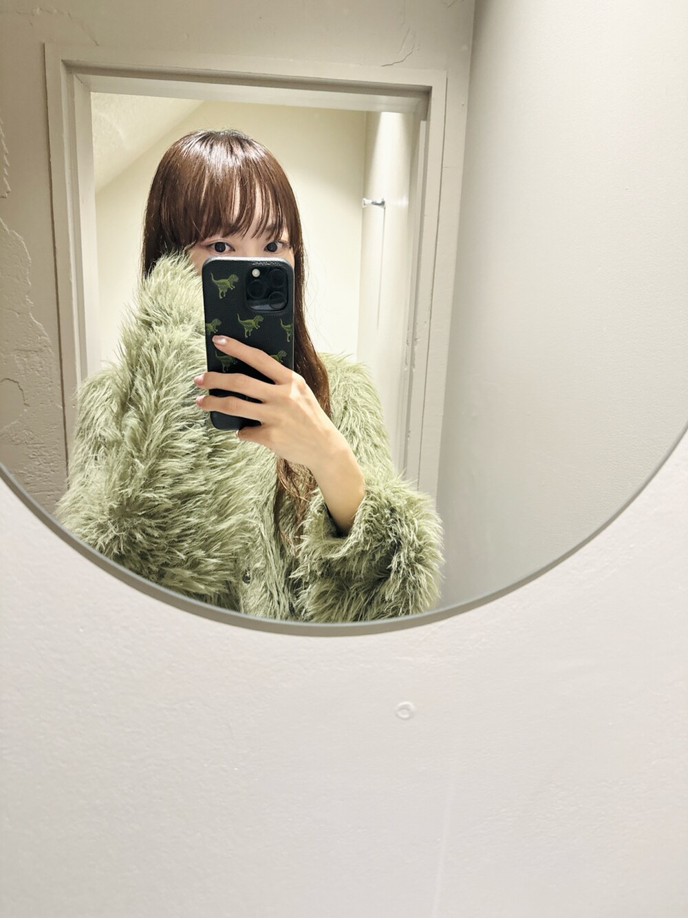 「オトナ女子、秋コーデ、シャギーニット、カーディガン、GU、rokh、デニム、パンツスタイル、パンツコーデ」｜「Te chichiの【Atelier Militaire】フェザーカーディガン（カーディガン/ボレロ、グリーン系）」を使った、syrupさん（レディース・162cm）の秋コーディネートの5枚目の写真
