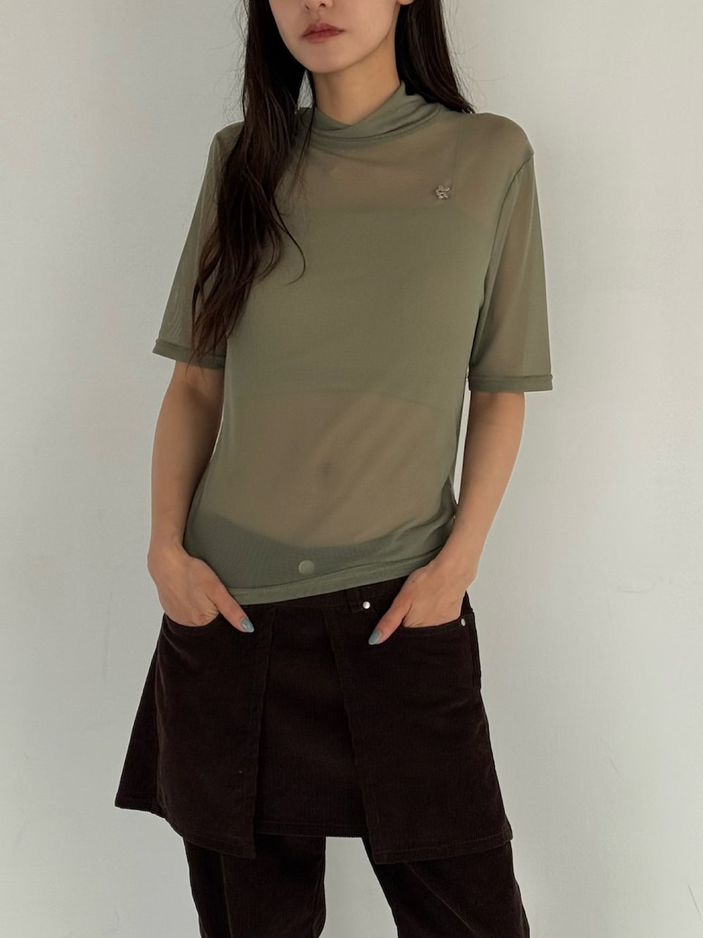 「Knuth MarfのK motif sheer tops（Tシャツ/カットソー、グリーン系）」を使った、Knuth Marfさん（レディース・158cm）の夏コーディネートの2枚目の写真
