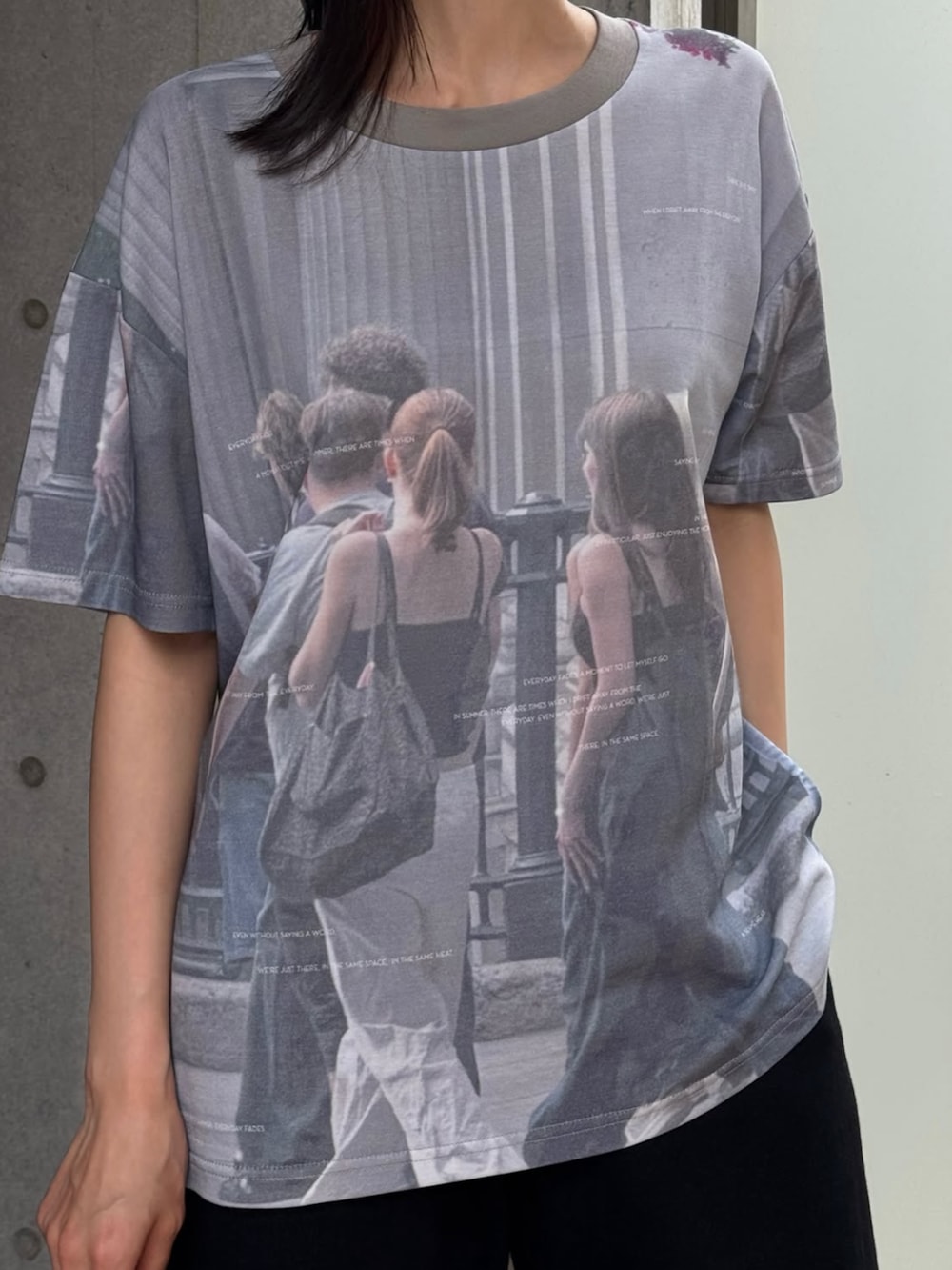 その他のTシャツ/カットソーを着用したレディースの夏コーディネートの3枚目の写真