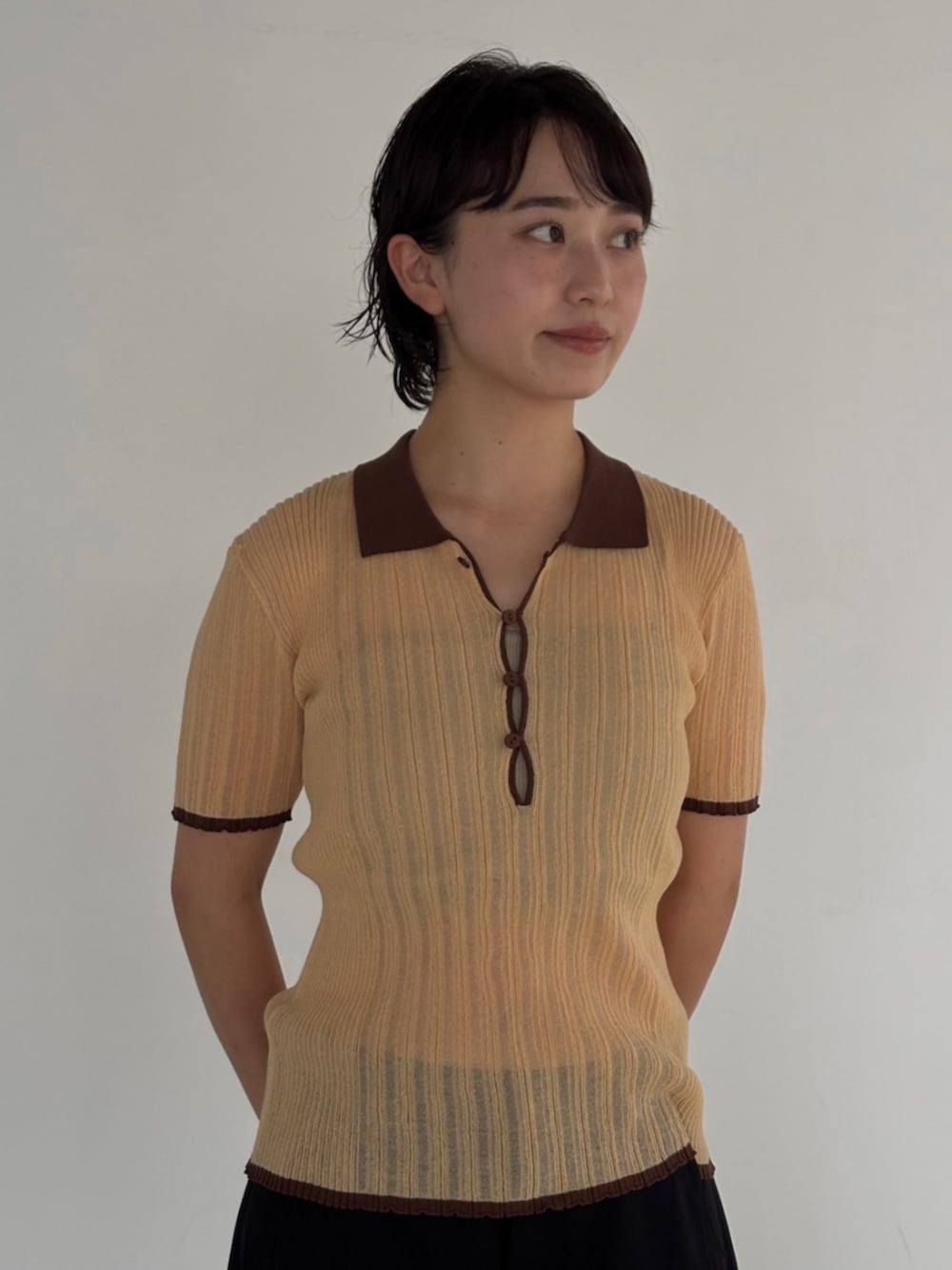 「Knuth Marfのmetal motif thong sandals（サンダル、ブラック系）」を使った、Knuth Marfさん（レディース・153cm）の夏コーディネートの3枚目の写真