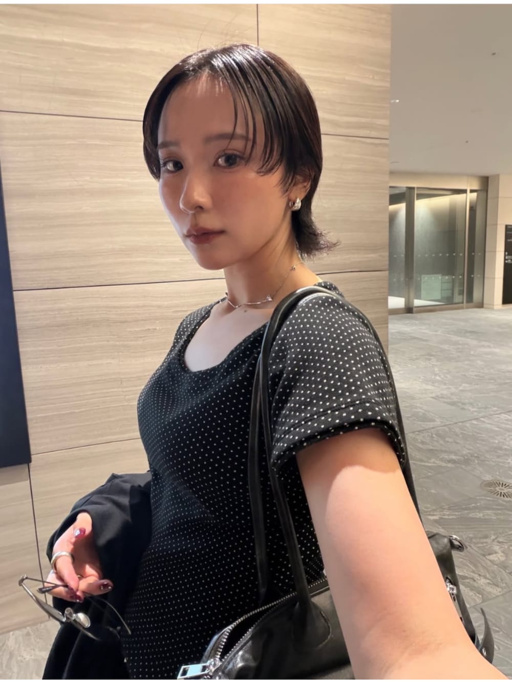 その他のTシャツ/カットソーを着用したレディースの夏コーディネートの5枚目の写真