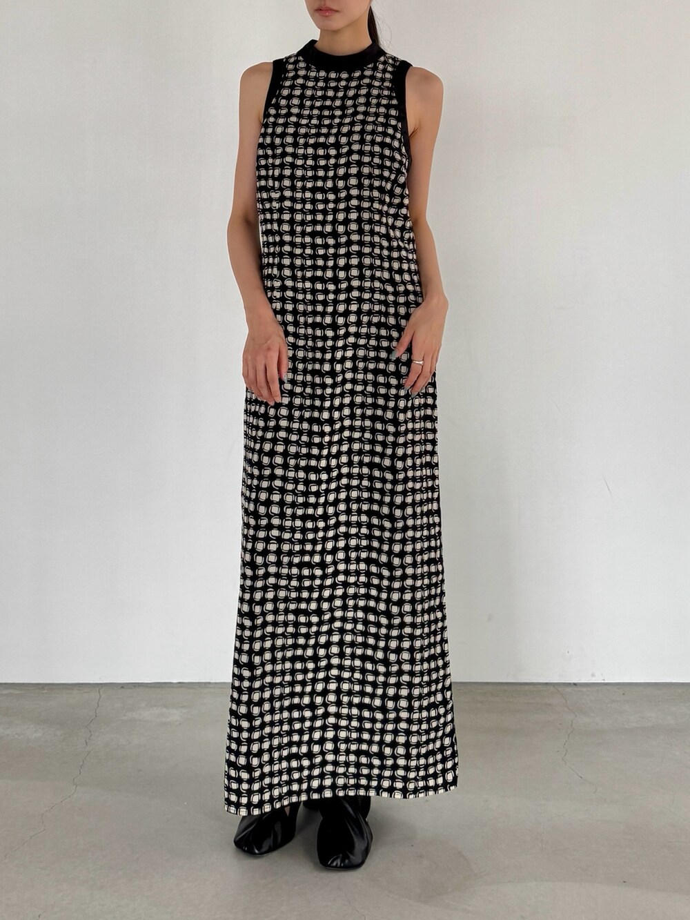 その他のワンピースを着用したレディースの夏コーディネートの3枚目の写真