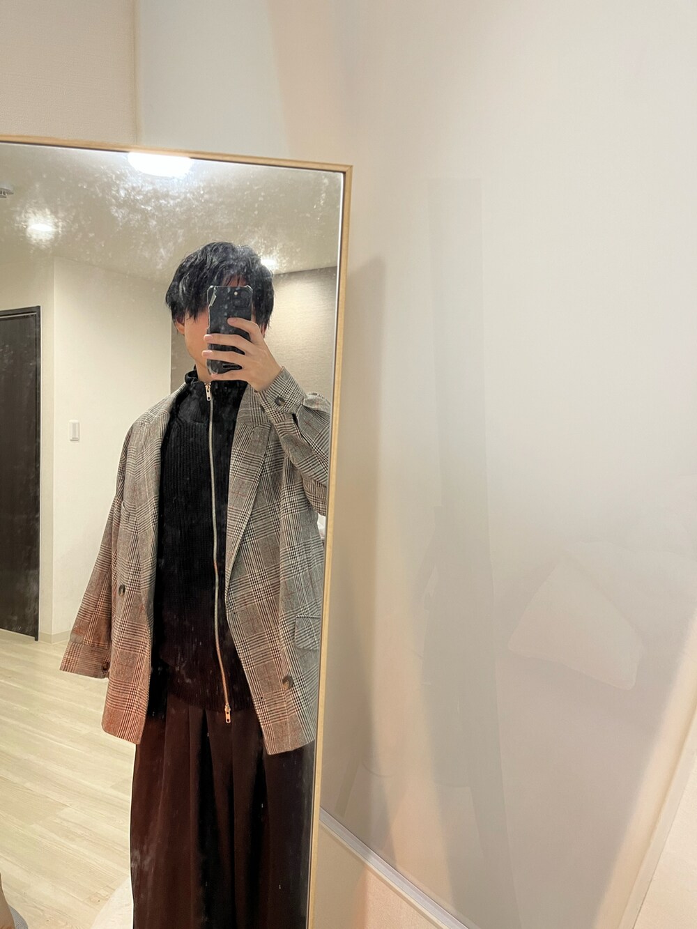 「GU、GUコーデ、KUUUPY、remer、UNIQLO、ユニクロ、プチプラ、プチプラコーデ、冬コーデ、今日のコーデ、カジュアルコーデ、きれいめカジュアル、デート、デートコーデ、オトナカジュアル」｜「remerのloose double check tailored jacket/ルーズダブルチェックテーラードジャケット（セットアップ対応）（テーラードジャケット、ブラウン系）」を使った、yuuukeyさん（メンズ・164cm）の冬コーディネートの2枚目の写真