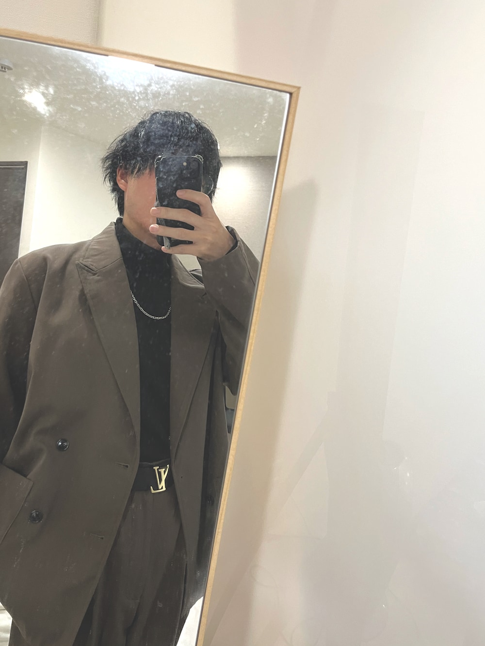 「Saint Laurent、UNIQLO、LouisVuitton、GU、GUコーデ、remer、Dr.Martens、adrer、冬コーデ、プチプラ、プチプラコーデ、淡色コーデ、きれいめカジュアル、カジュアルコーデ、デートコーデ」｜「remerのloose basic double tailored jacket (セットアップ対応) / ルーズベーシックダブルテーラードジャケット（テーラードジャケット、ブラウン系）」を使った、yuuukeyさん（メンズ・164cm）の冬コーディネートの3枚目の写真