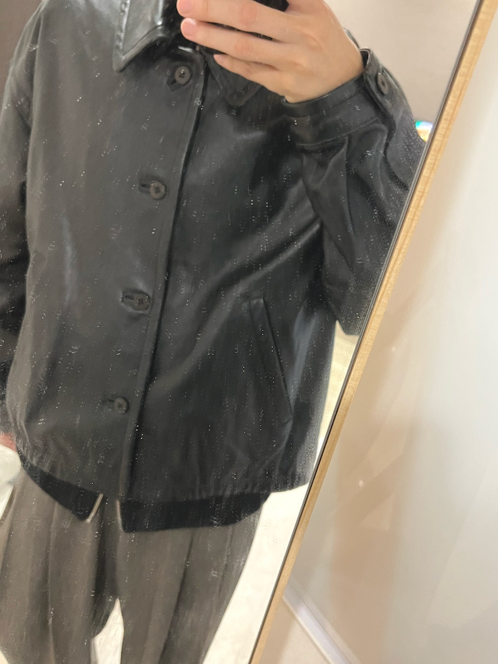「デート、デートスタイル（MEN）、プチプラ、プチプラコーデ、ファッションを楽しもう、remer、GU、GUコーデ、大人カジュアル、LIDnM、冬コーデ、秋コーデ、秋冬コーデ、シンプルコーデ、カジュアルコーデ」｜「remerのloose double tuck wide PT / ルーズダブルタックワイドパンツ22AW（その他パンツ、ベージュ系）」を使った、yuuukeyさん（メンズ・164cm）の秋コーディネートの2枚目の写真