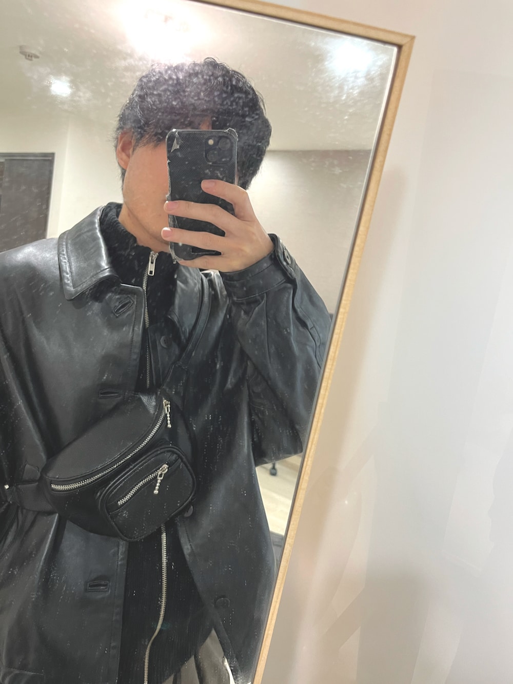 「SINSS、WYM、WYM LIDNM、LIDnM、GU、GUコーデ、デート、デートコーデ、プチプラ、プチプラコーデ、新星WEARISTAにエントリー、冬コーデ、低身長コーデ、カジュアル、きれいめカジュアル」｜「LIDNMのLEATHER SHORT BLOUSON（ブルゾン、ブラック系）」を使った、yuuukeyさん（メンズ・164cm）の冬コーディネートの2枚目の写真