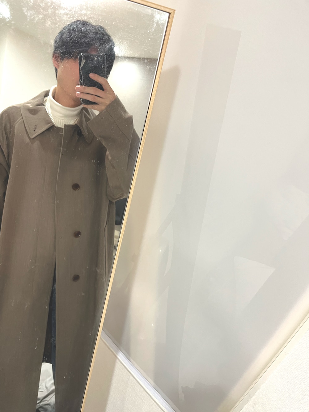 「adrer、ADRER、amiparis、LOEWE、LIDnM、LIDNM、GUコーデ、GU、デート、デートコーデ、プチプラ、プチプラコーデ、冬コーデ、オトナカジュアル、秋冬コーデ」｜「AMIPARISのアイテム（ニット/セーター、ホワイト系）」を使った、yuuukeyさん（メンズ・164cm）の冬コーディネートの2枚目の写真