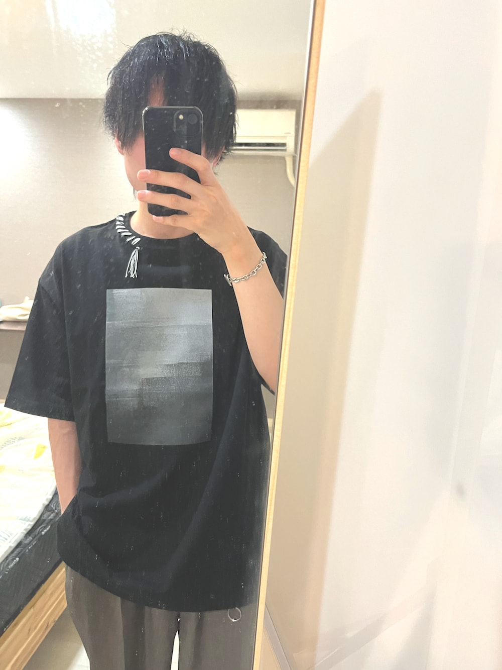 「最近のいい感じコーデ、カジュアルコーデ、メンズファッション、remer、maisonspecial、夏コーデ、きれいめカジュアル、プチプラ、プチプラコーデ、ワイドパンツ、モノトーンコーデ、韓国ファッション、休日コーデ、ブラック、初夏コーデ」｜「remerのloose basic wide PT /ルーズベーシックワイドパンツ（その他パンツ、ブラウン系）」を使った、yuuukeyさん（メンズ・164cm）の春コーディネートの2枚目の写真
