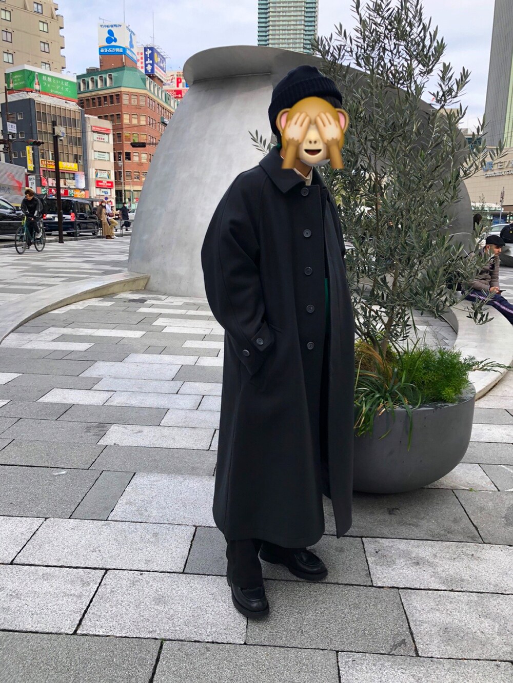 「未来のWEARISTAプロジェクト、休日スタイル、オトナカジュアル、メンズファッション、いいね、save、フォローお願いします🤑、服好きな人と繋がりたい、ロングコート、シンプルコーデ」｜「KLEMANのKLEMAN　PADROR（ドレスシューズ、ブラック系）」を使った、kazukingさん（メンズ・163cm）の冬コーディネートの2枚目の写真