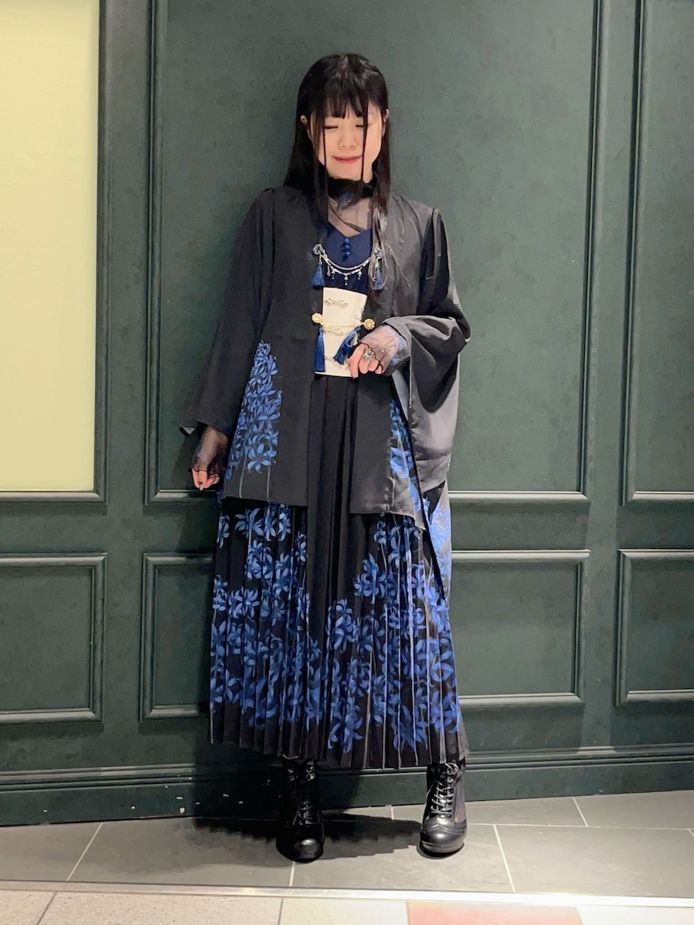 「axes femme、シアー、シアートップス、羽織り、和、和装、和服、和柄、彼岸花、花柄、ジャンスカ、黒、和モード、大人女子、着物」｜「axes femmeの彼岸花刺繍コルセットベルト（ベルト、ホワイト系）」を使った、ぁゅゅさん（レディース・154cm）の夏コーディネートの2枚目の写真