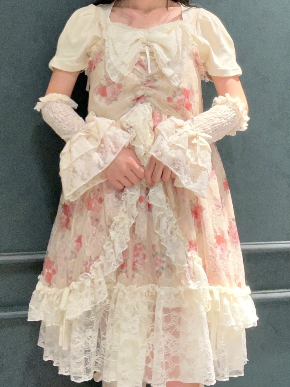 「axes femme、森ガール、クラシカル、低身長、低身長コーデ、花柄、チュニック、チュニックワンピ、レッグウォーマー、アームカバー、レース」｜「axes femmeのブーケレースキャミチュニック（チュニック、ベージュ系）」を使った、ぁゅゅさん（レディース・154cm）の夏コーディネートの5枚目の写真