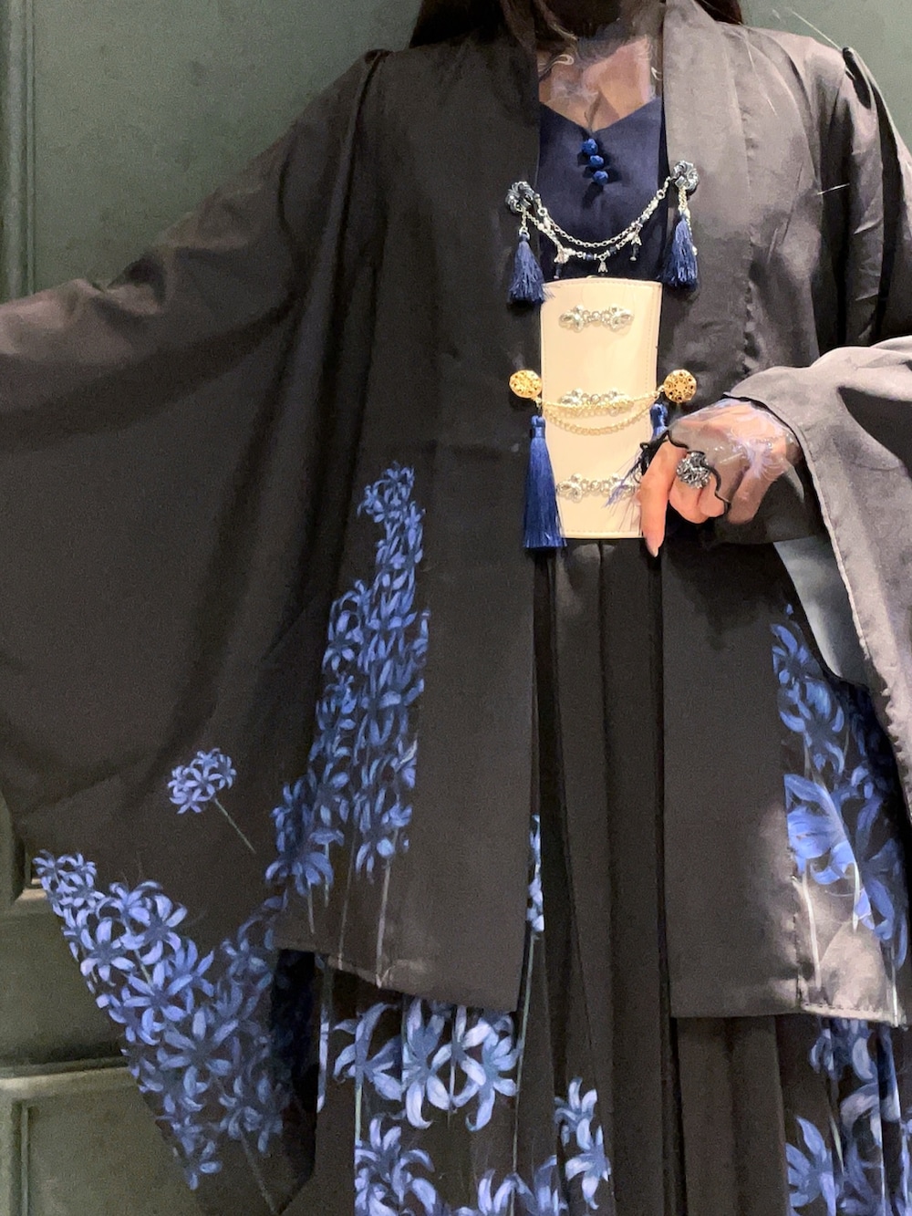 「axes femme、シアー、シアートップス、羽織り、和、和装、和服、和柄、彼岸花、花柄、ジャンスカ、黒、和モード、大人女子、着物」｜「axes femmeの彼岸花刺繍コルセットベルト（ベルト、ホワイト系）」を使った、ぁゅゅさん（レディース・154cm）の夏コーディネートの5枚目の写真