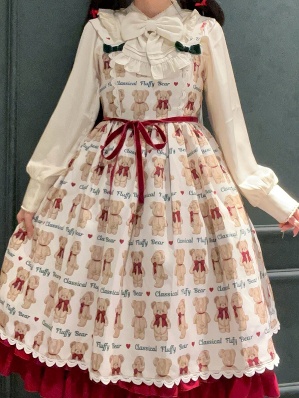 「axes femme、axes femme kawaii、くま柄、秋コーデ、ロリータ、クリスマスコーデ、クリスマスカラー」｜「axes femme kawaiiのフラッフィベアニットカーデ（カーディガン/ボレロ、ブラック系）」を使った、ぁゅゅさん（レディース・154cm）の秋コーディネートの6枚目の写真