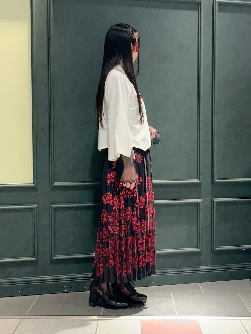 「axes femme、和装、和服、和柄、彼岸花、黒、和モード、着物コーデ、着物、シアー、シアートップス、ジャンスカ、花柄、羽織り、レディースファッション」|「axes femmeの彼岸花かんざし(チャーム、ゴールド系)」を使った、ぁゅゅさん(レディース・154cm)の夏コーディネートの4枚目の写真
