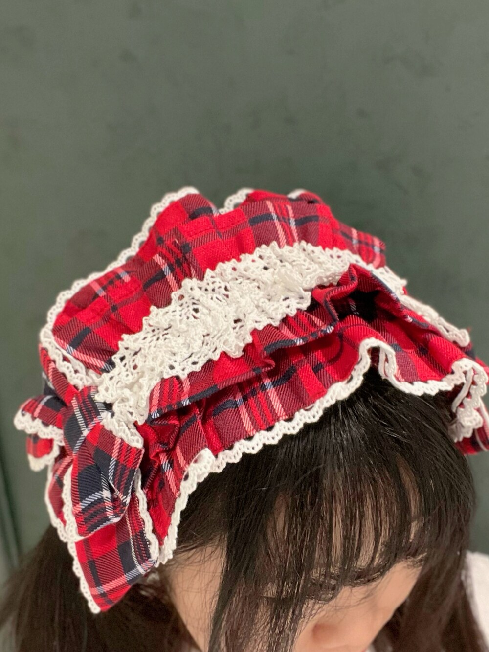 「axes femme、axes femme kawaii、赤、赤チェック、冬コーデ、クリスマスコーデ、ニットカーディガン、低身長」｜「axes femme kawaiiのハート透かし長袖ニットカーデ（カーディガン/ボレロ、レッド系）」を使った、ぁゅゅさん（レディース・154cm）の秋コーディネートの7枚目の写真