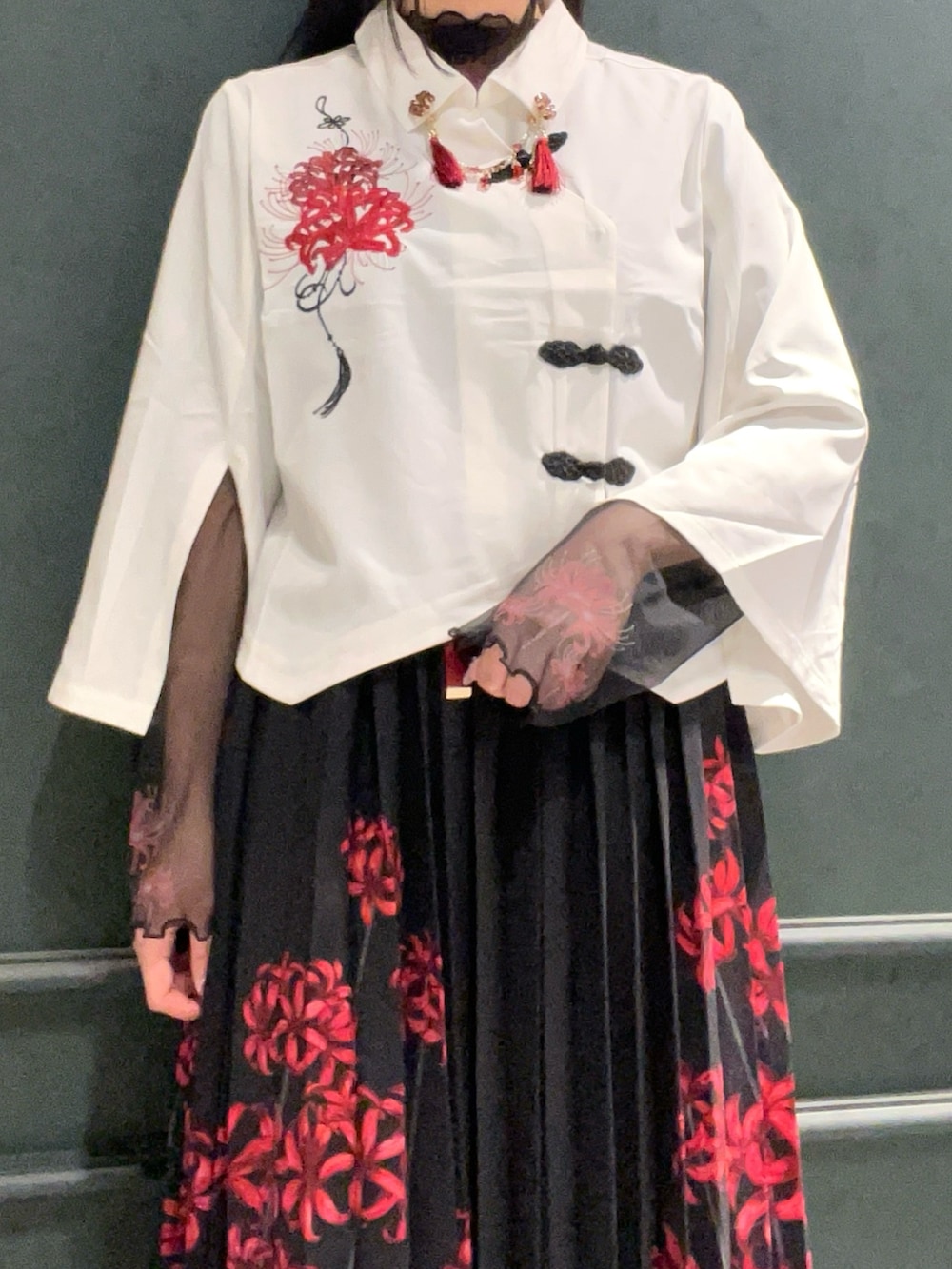 「axes femme、和装、和服、和柄、彼岸花、黒、和モード、着物コーデ、着物、シアー、シアートップス、ジャンスカ、花柄、羽織り、レディースファッション」|「axes femmeの彼岸花かんざし(チャーム、ゴールド系)」を使った、ぁゅゅさん(レディース・154cm)の夏コーディネートの6枚目の写真