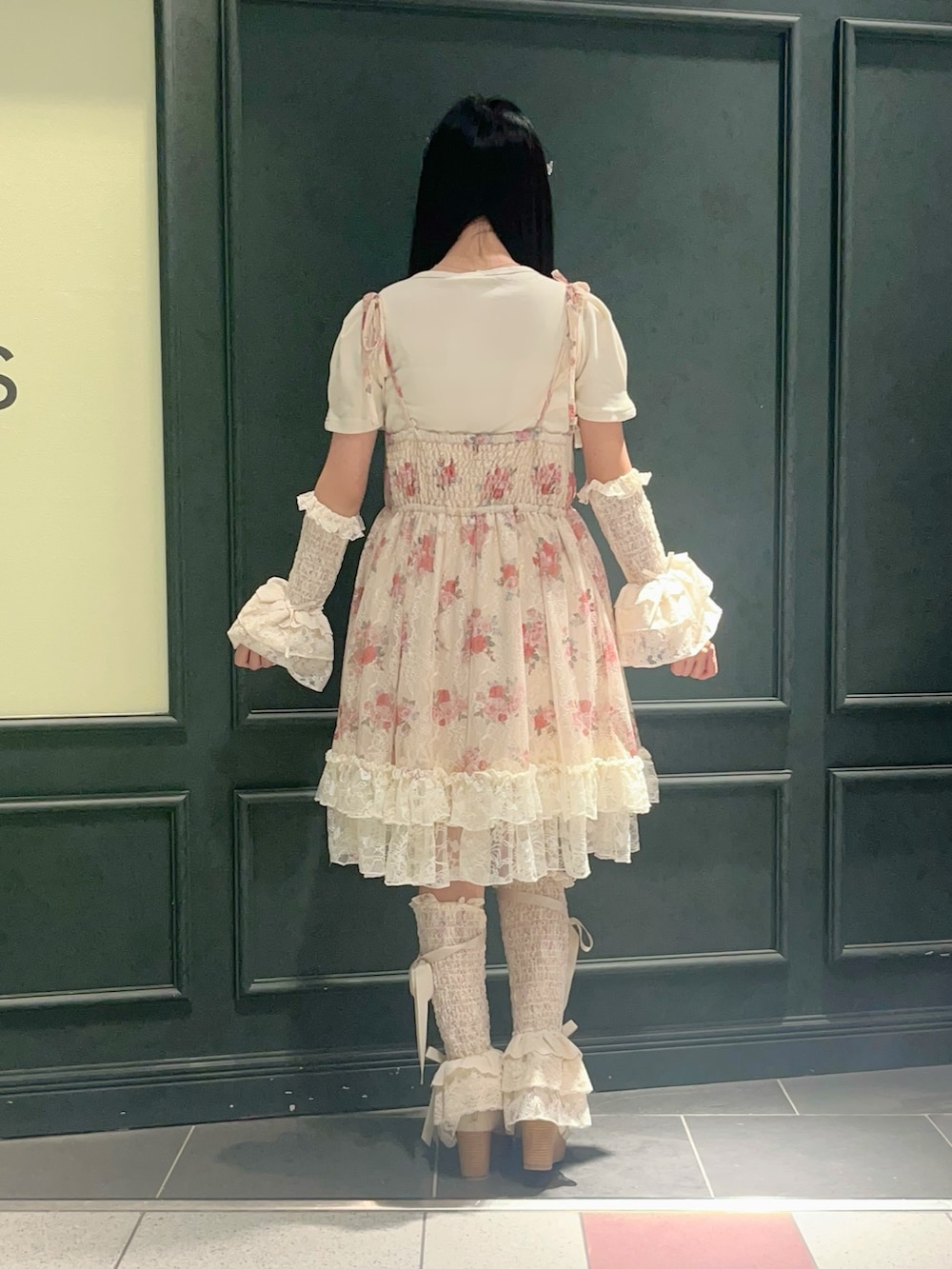 「axes femme、森ガール、クラシカル、低身長、低身長コーデ、花柄、チュニック、チュニックワンピ、レッグウォーマー、アームカバー、レース」｜「axes femmeのブーケレースキャミチュニック（チュニック、ベージュ系）」を使った、ぁゅゅさん（レディース・154cm）の夏コーディネートの4枚目の写真